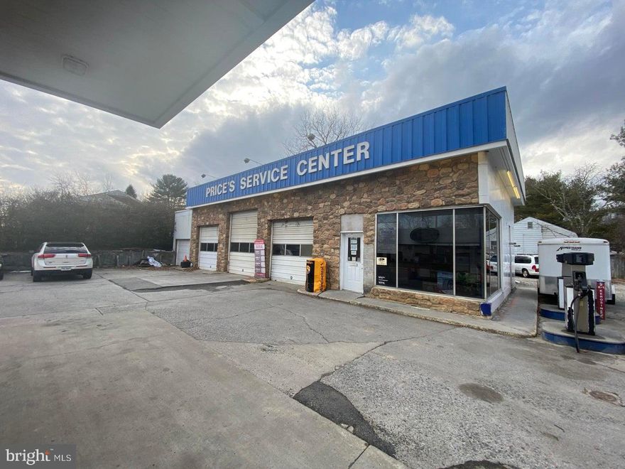 Located on the vibrant Main Street of Blacksburg, this thriving gas station and service center is strategically positioned on a busy corner lot, just blocks away from Virginia Tech campus. A constant flow of vehicular traffic ensures a steady stream of potential customers, making it an ideal business venture.