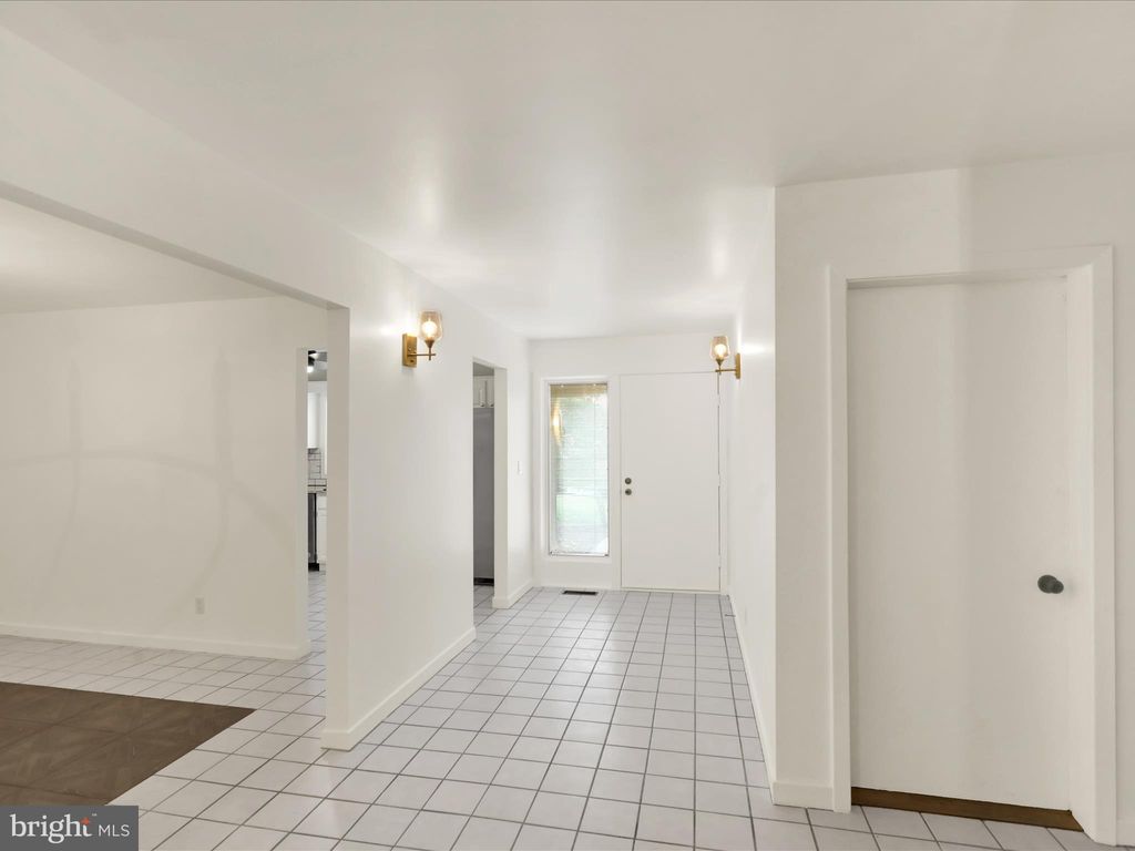 Photo of 55 Hawk Valley Ln, DENVER, PA 17517 (MLS # PALA2076490)