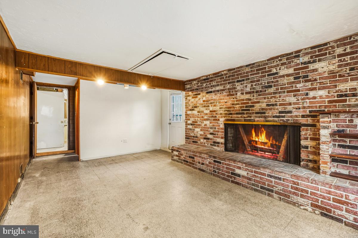 MEADOWBROOK - Residential