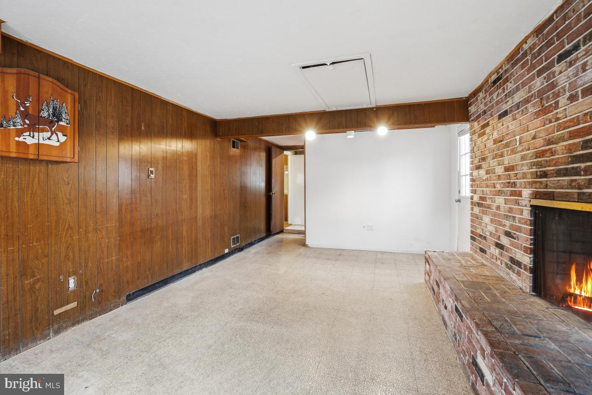 MEADOWBROOK - Residential