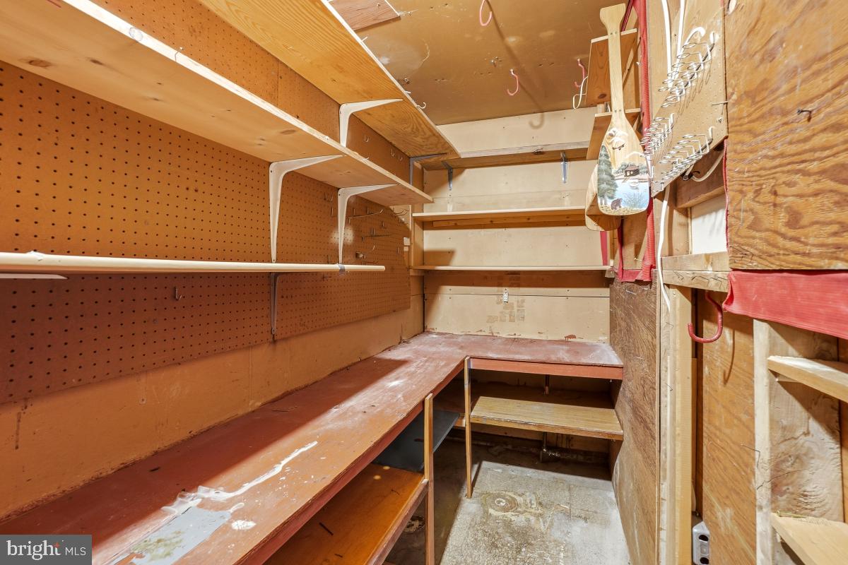 MEADOWBROOK - Residential