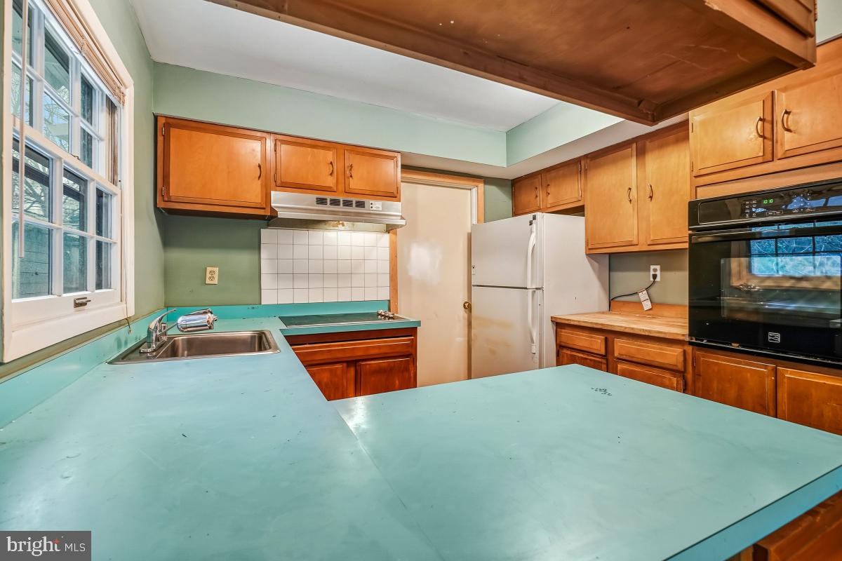 MEADOWBROOK - Residential