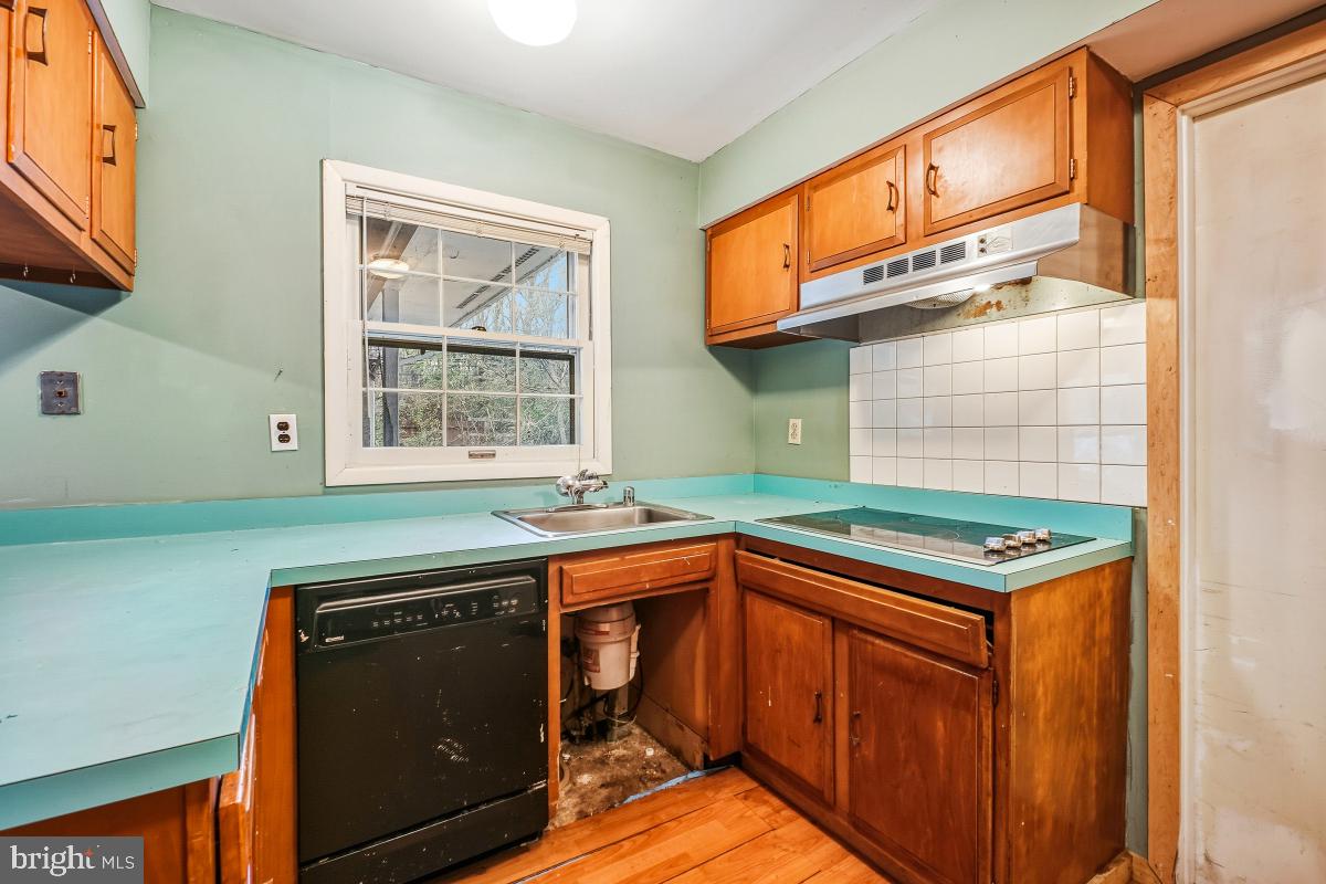 MEADOWBROOK - Residential