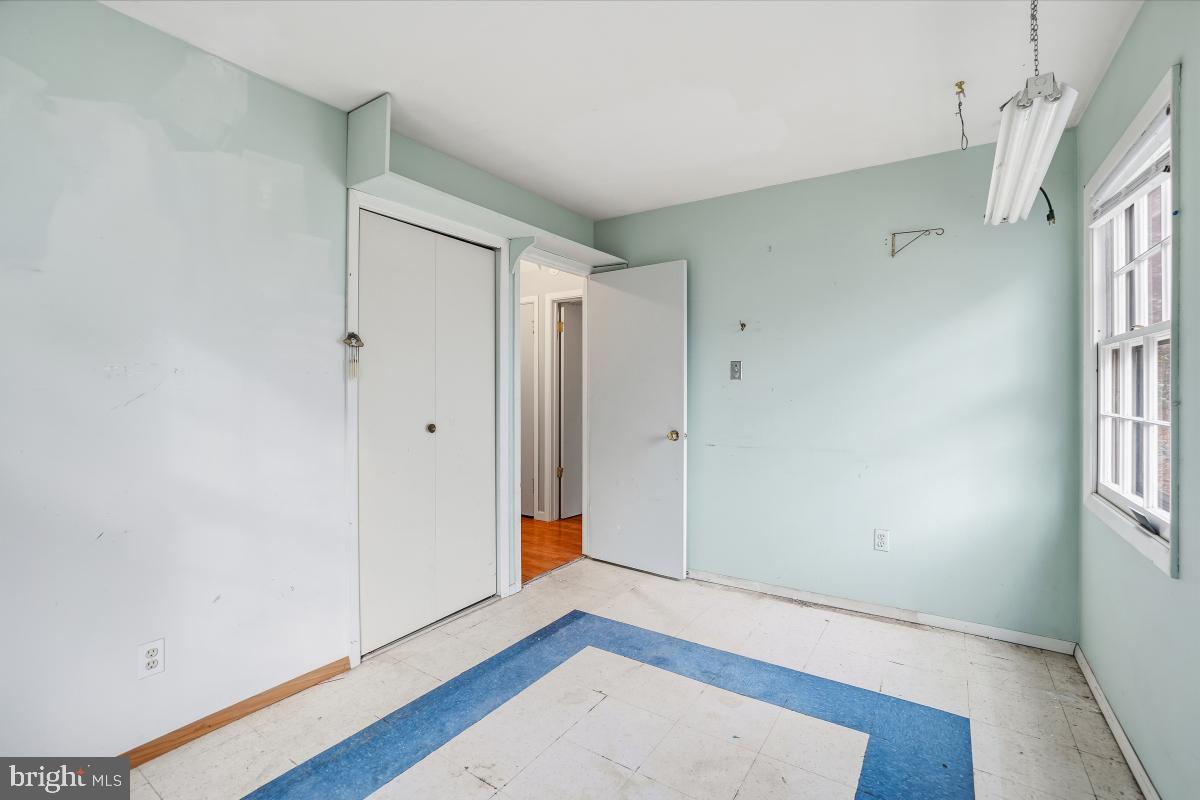 MEADOWBROOK - Residential