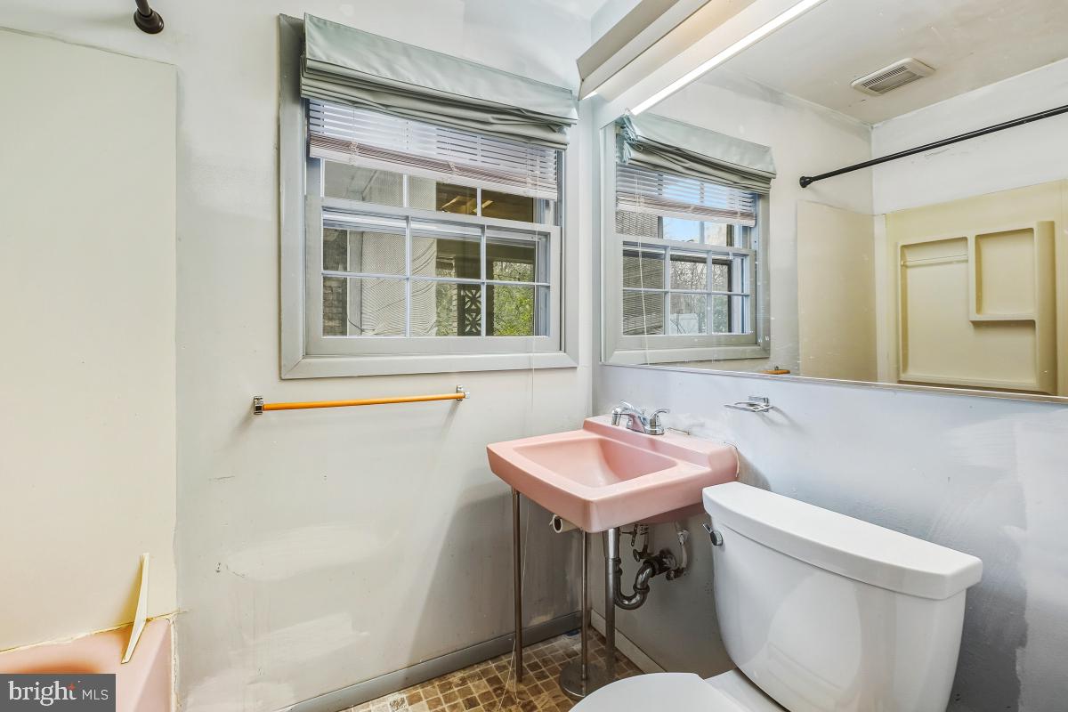 MEADOWBROOK - Residential