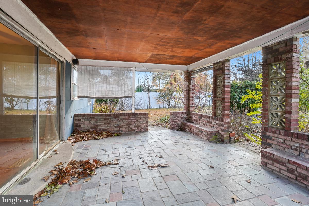 MEADOWBROOK - Residential