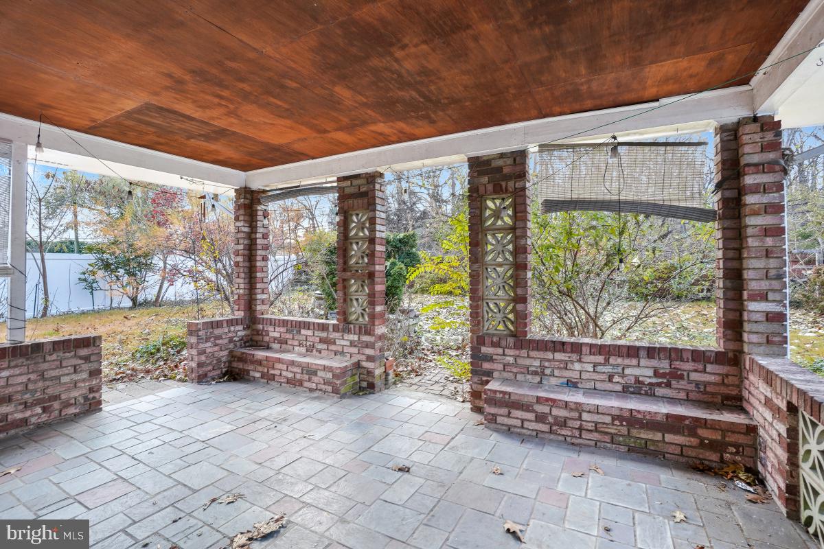 MEADOWBROOK - Residential