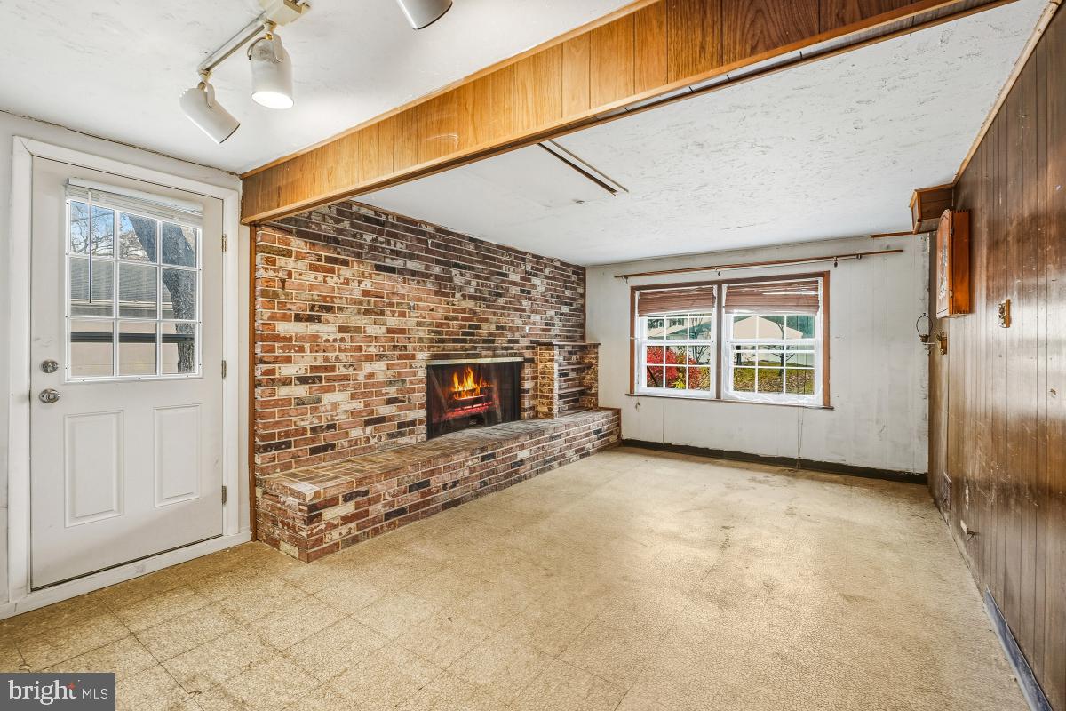 MEADOWBROOK - Residential