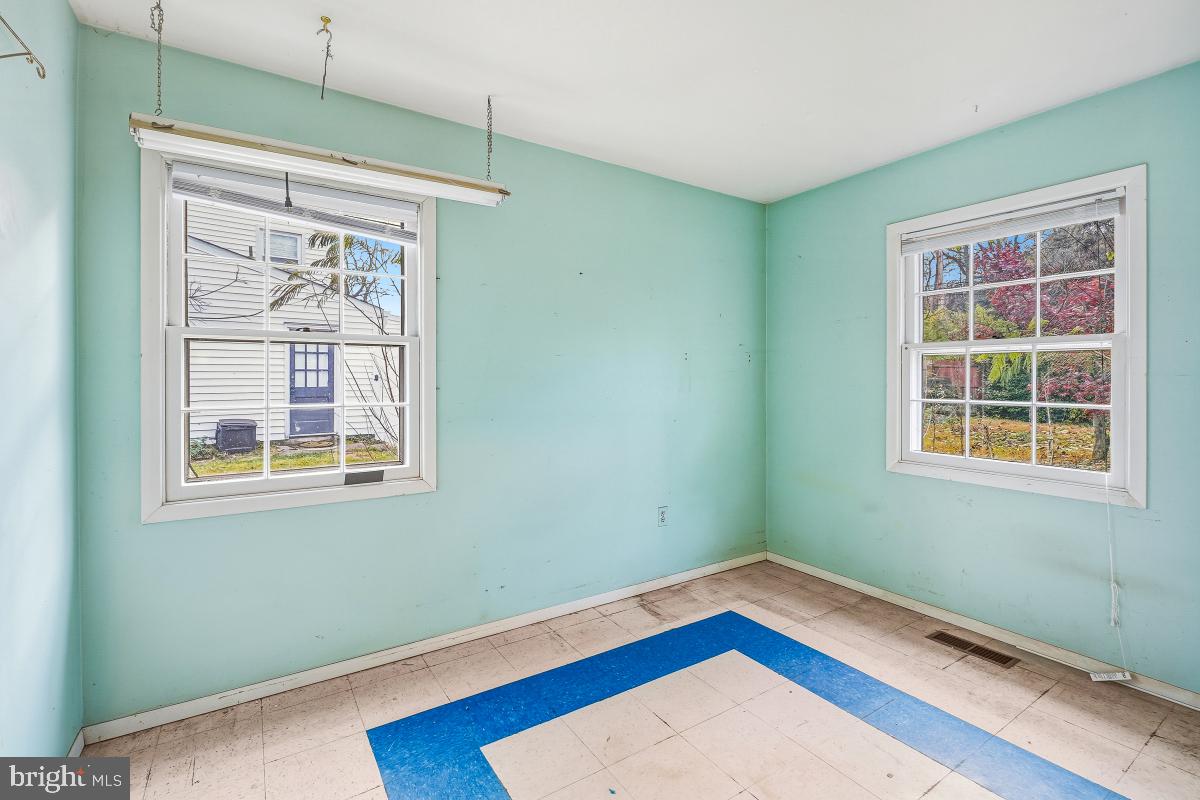 MEADOWBROOK - Residential