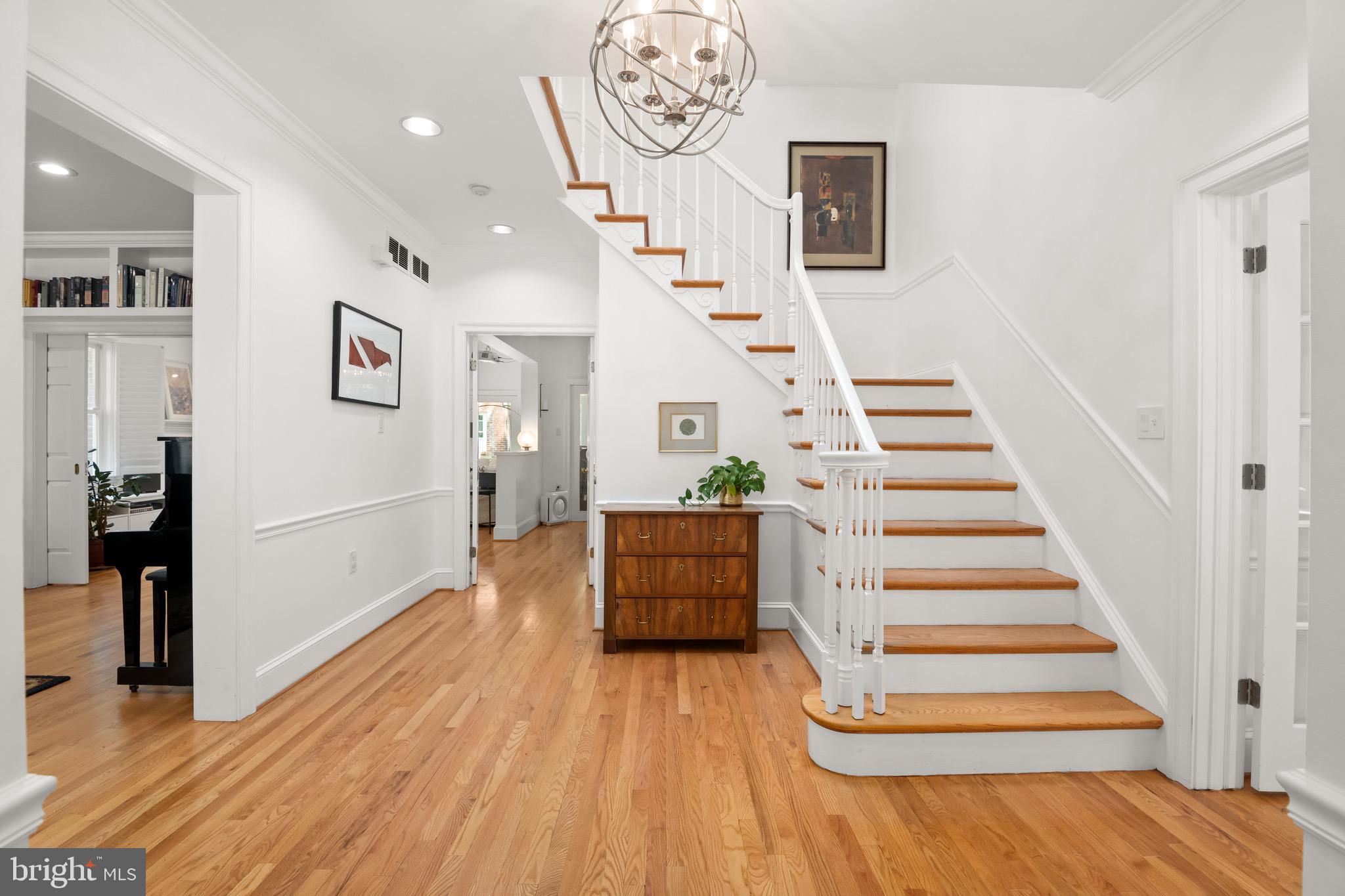 FOREST HILLS - Residential