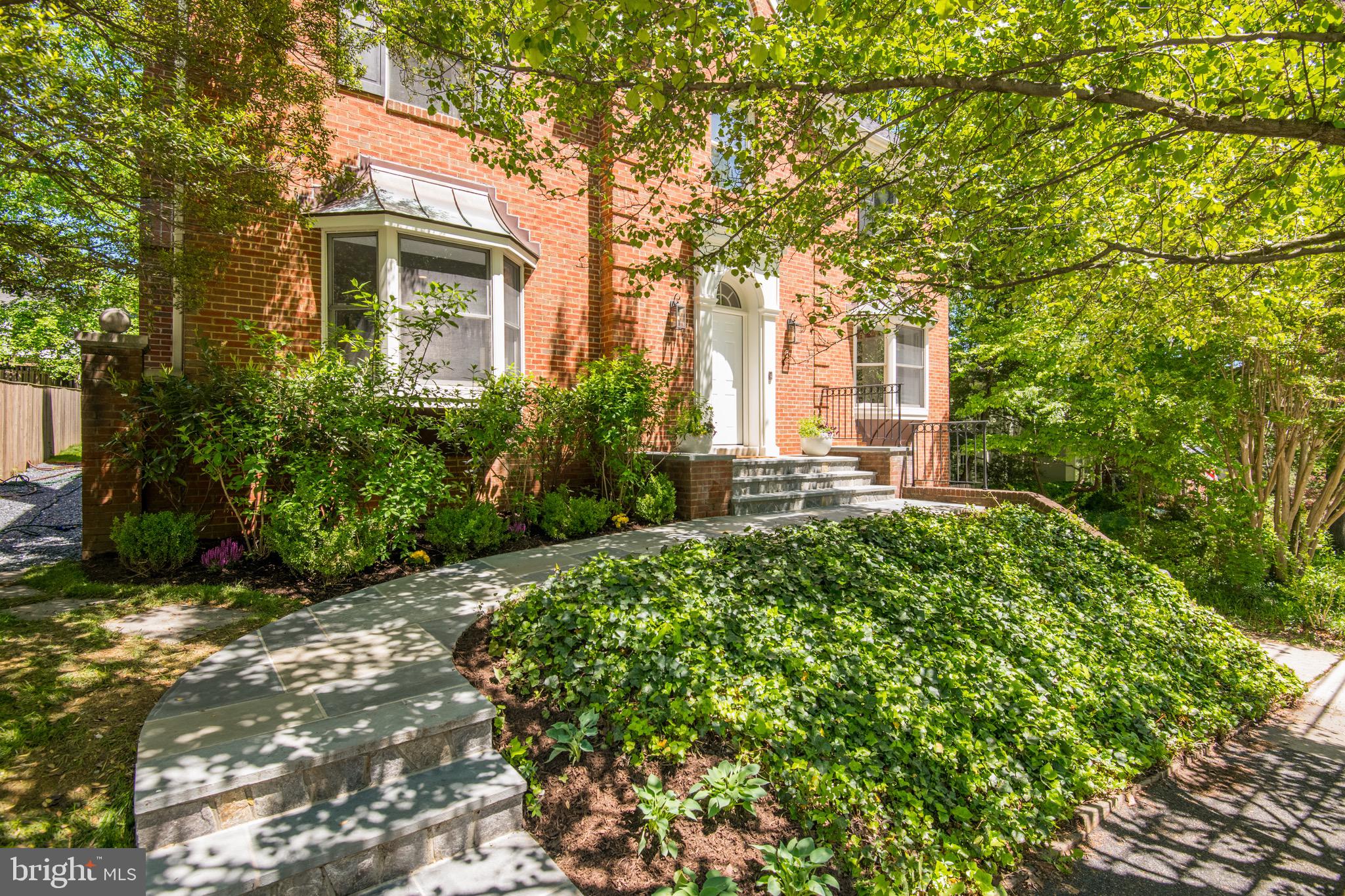 FOREST HILLS - Residential