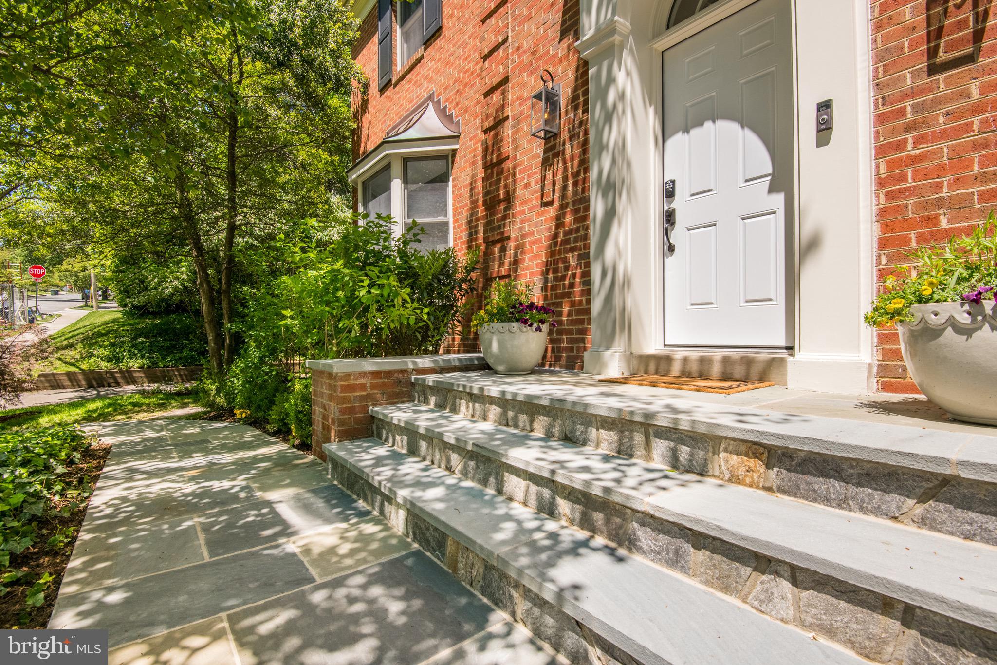 FOREST HILLS - Residential
