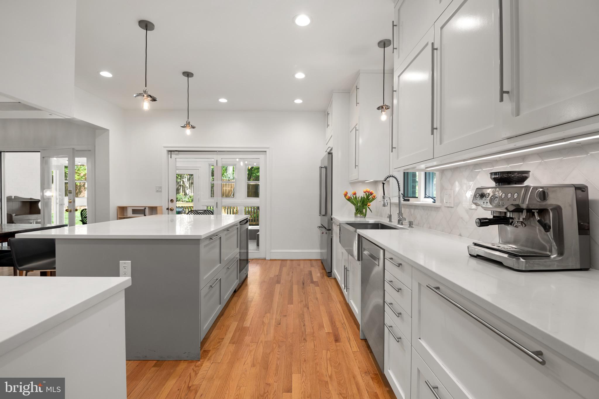 FOREST HILLS - Residential