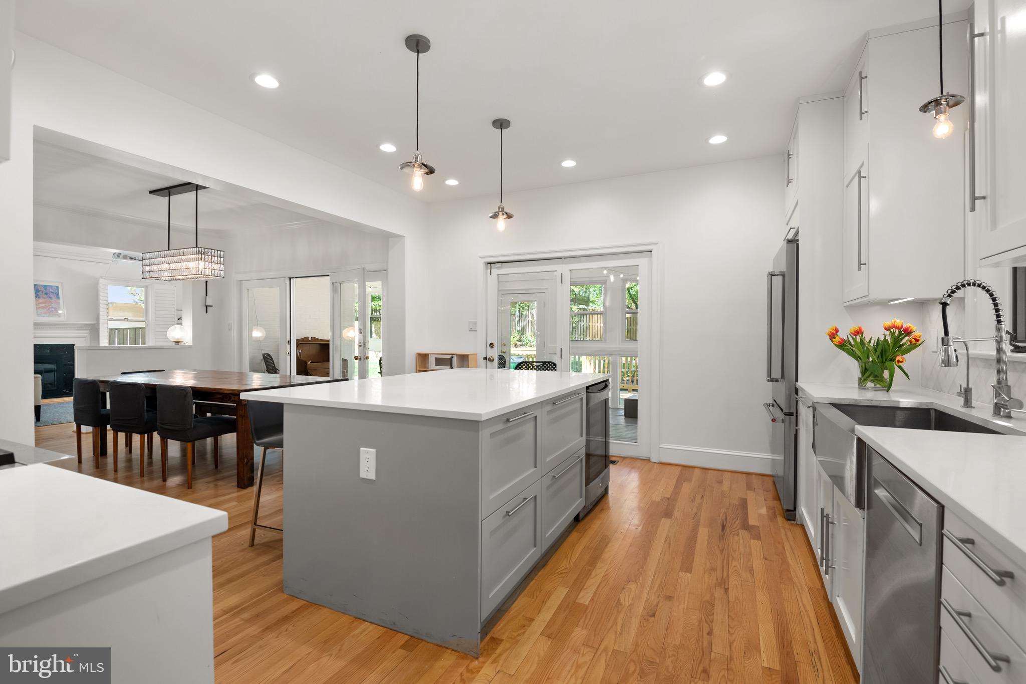 FOREST HILLS - Residential