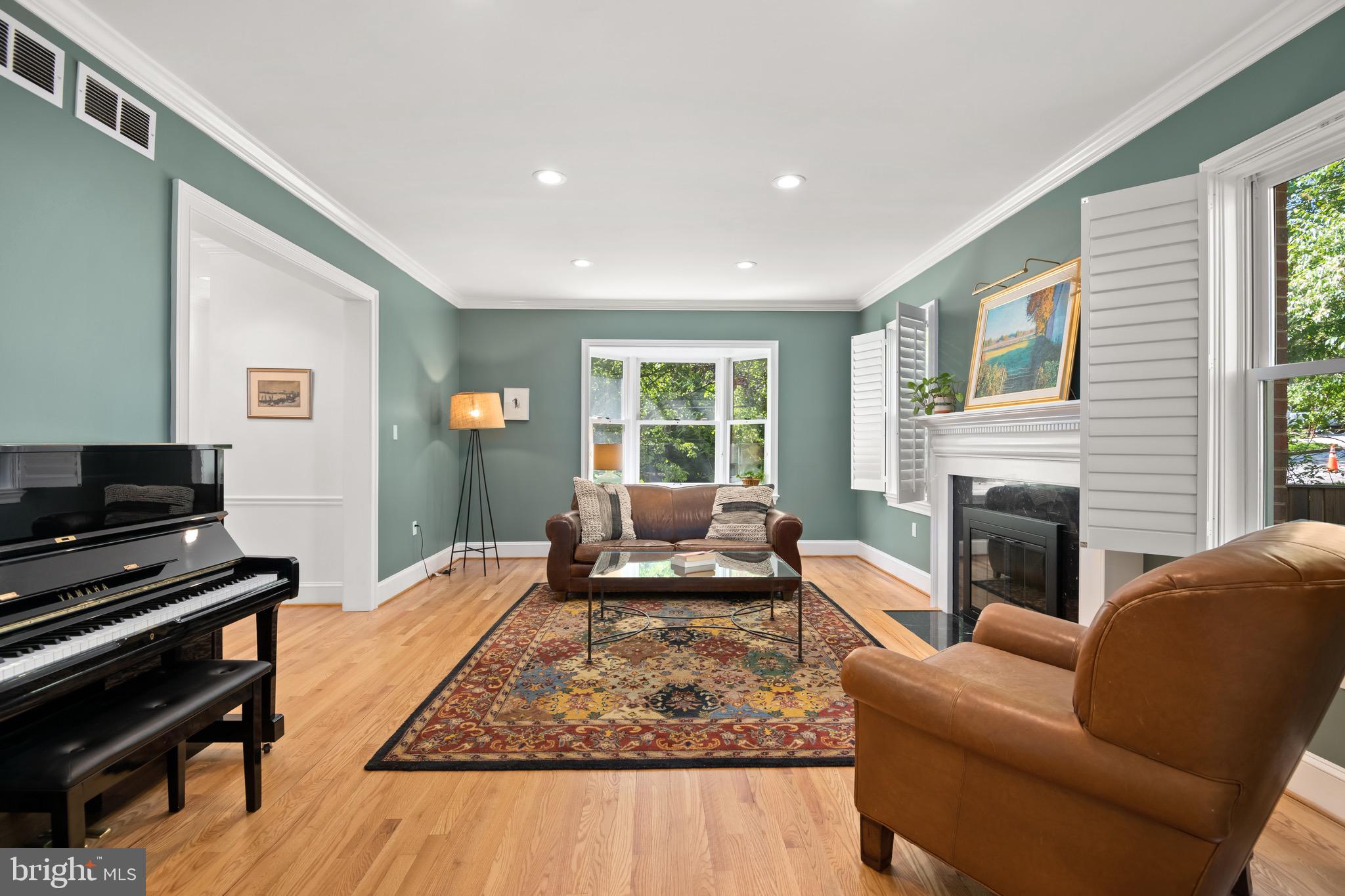 FOREST HILLS - Residential