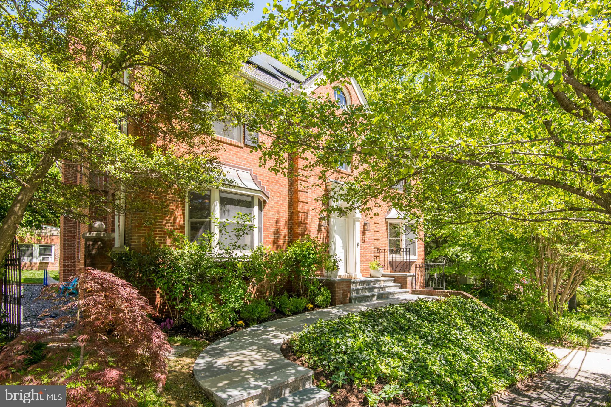 FOREST HILLS - Residential