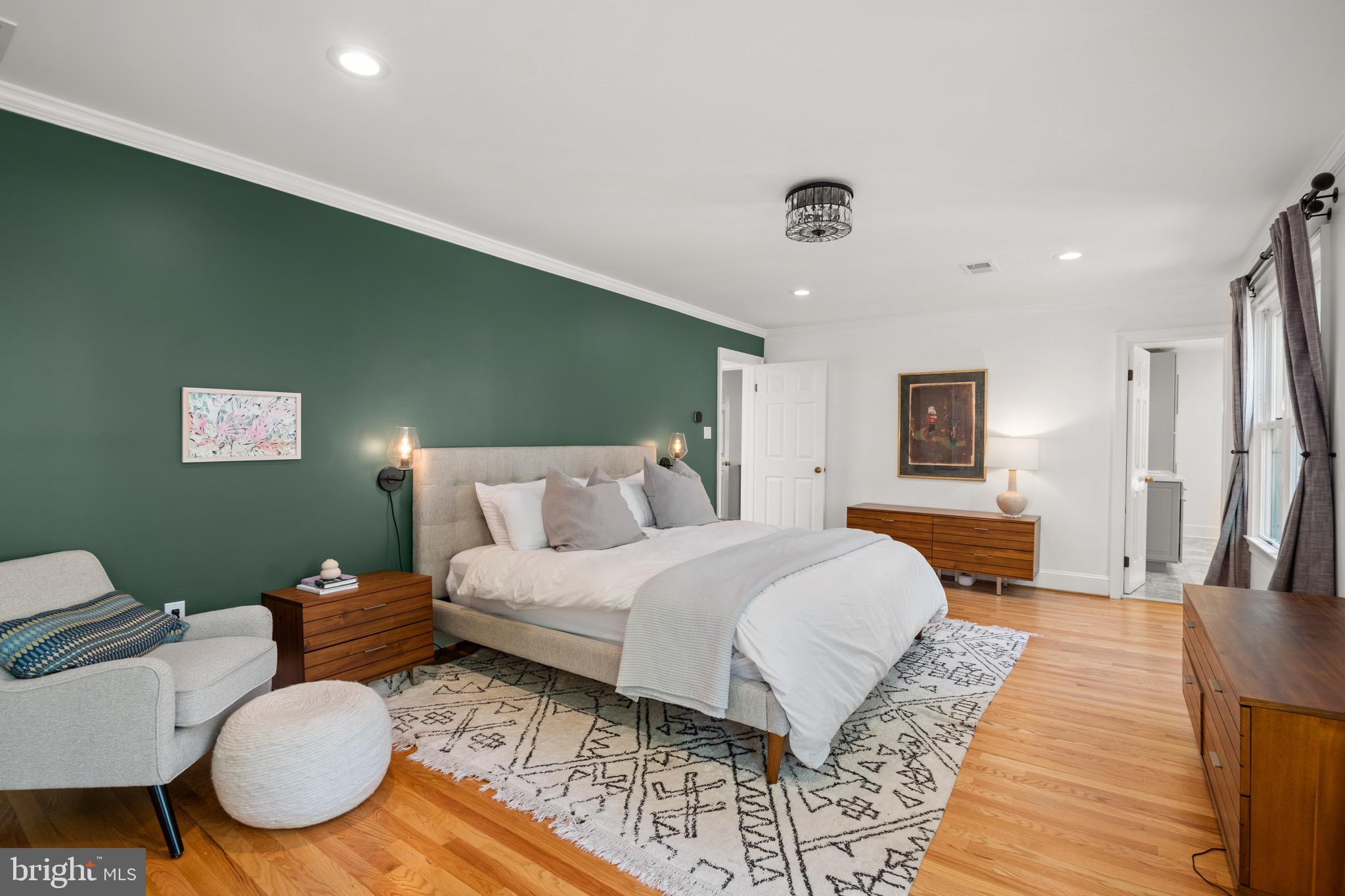 FOREST HILLS - Residential