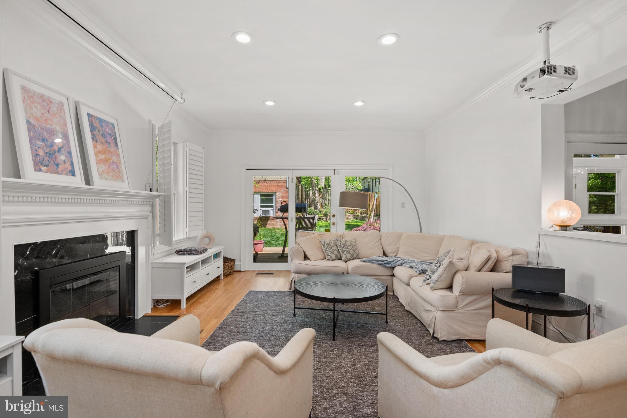 FOREST HILLS - Residential