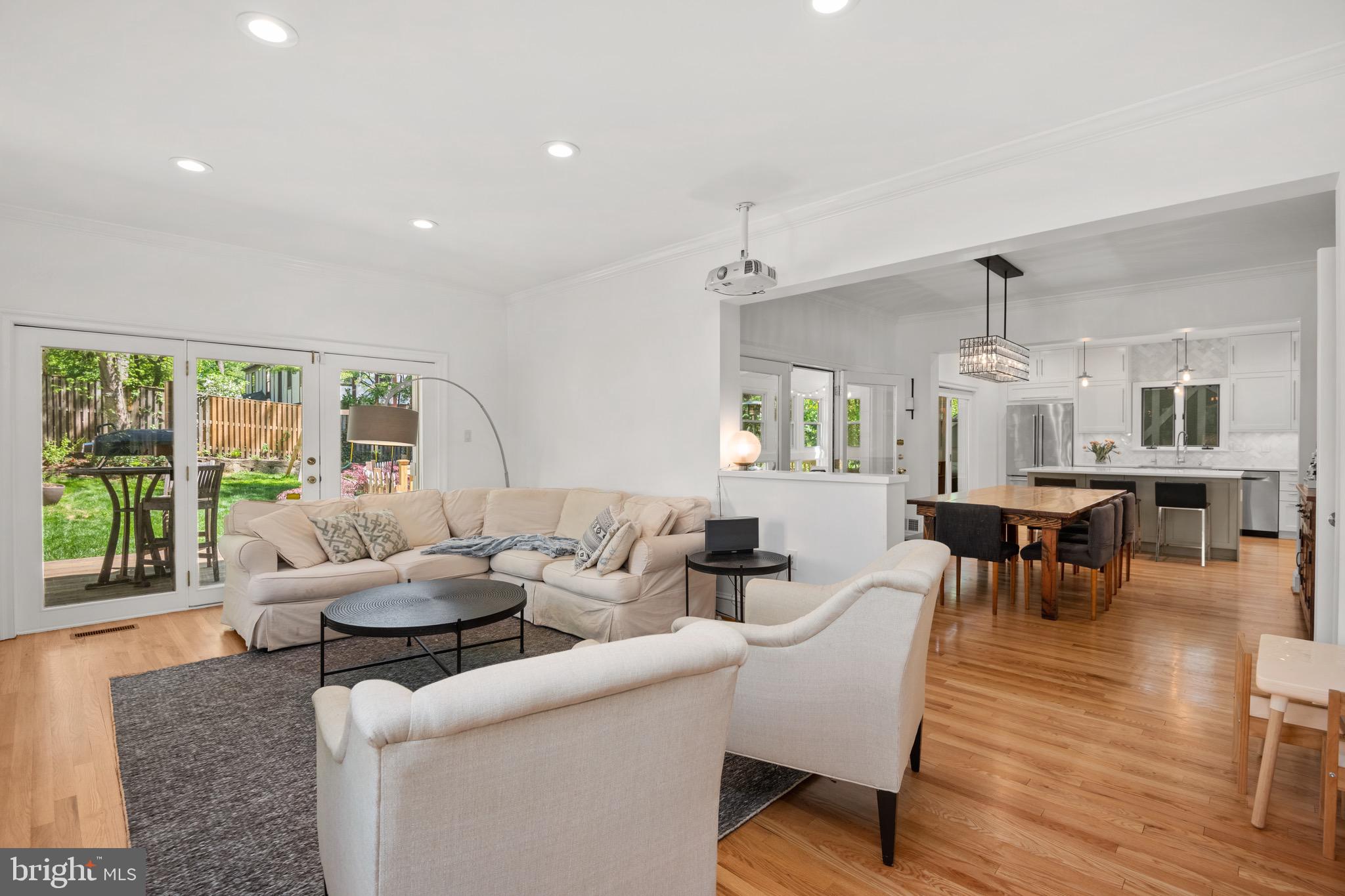 FOREST HILLS - Residential