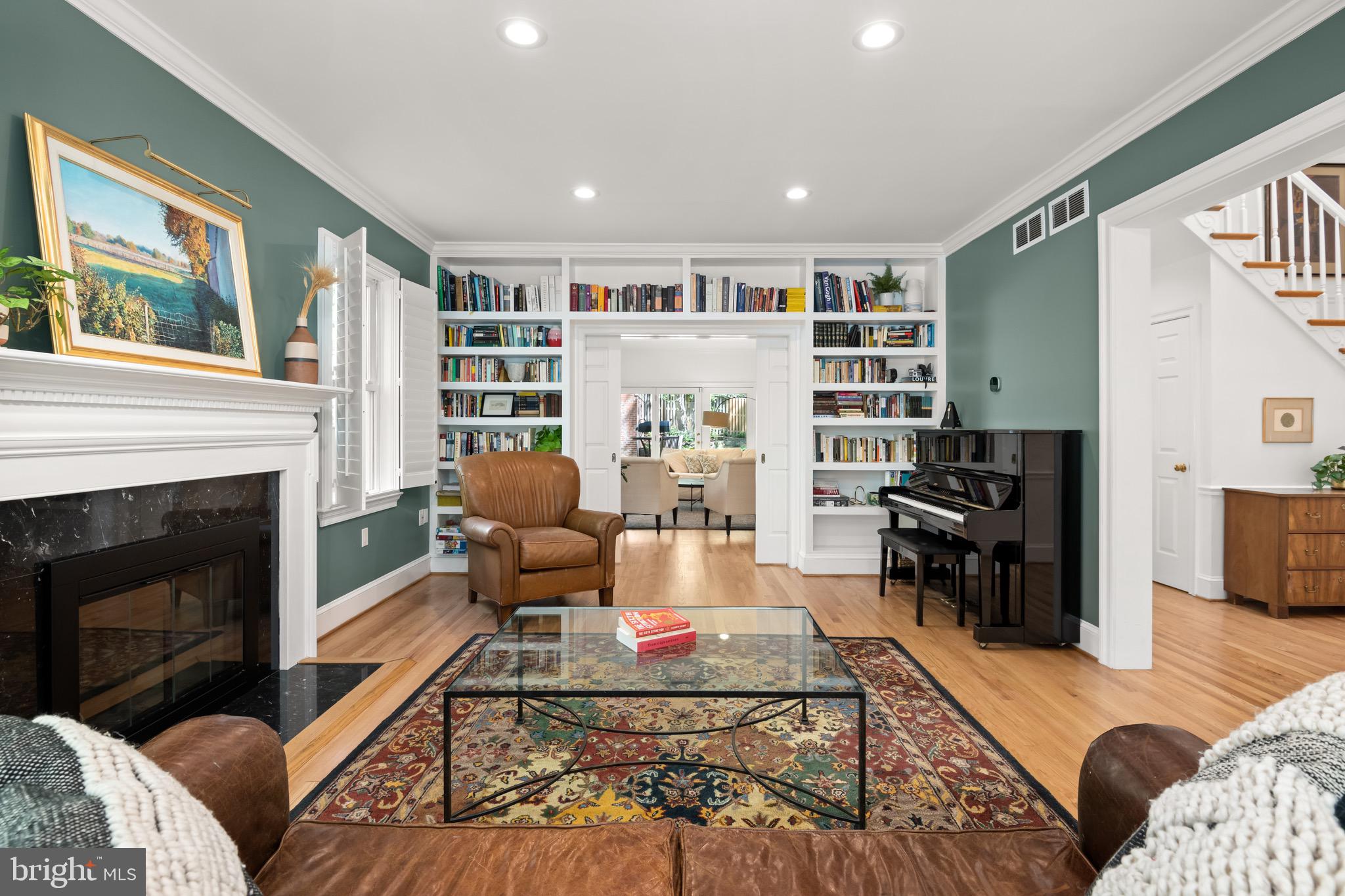 FOREST HILLS - Residential