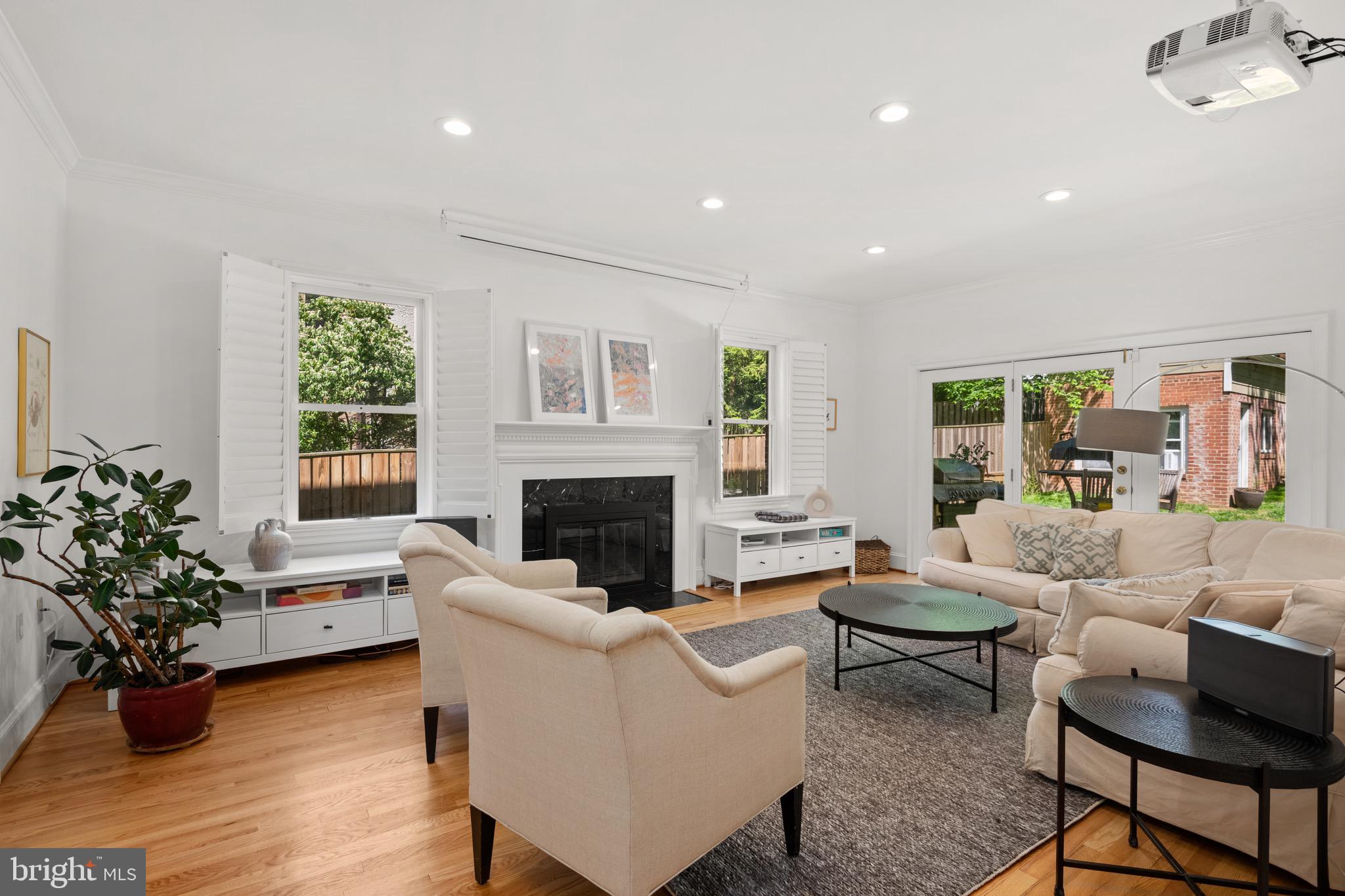 FOREST HILLS - Residential