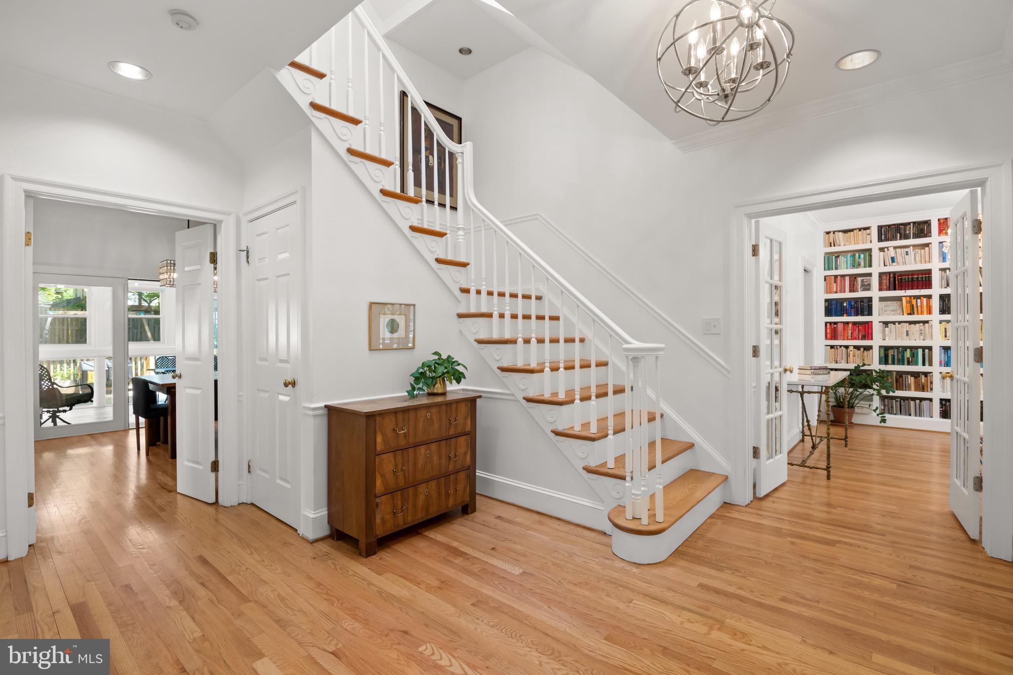 FOREST HILLS - Residential