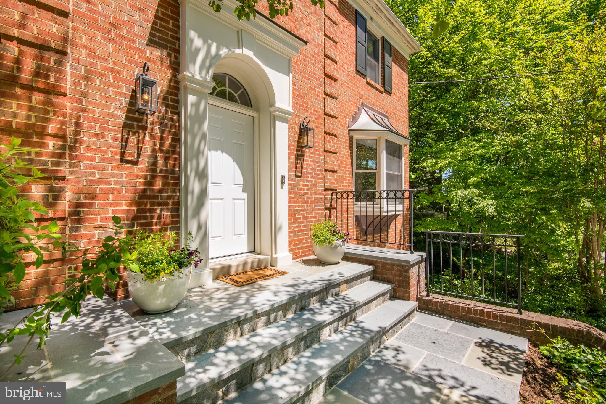 FOREST HILLS - Residential
