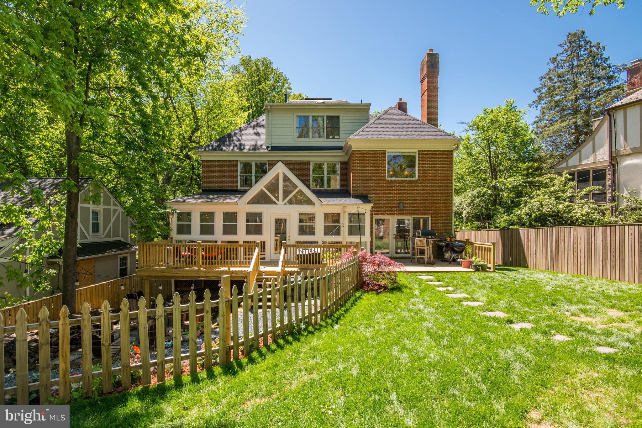 FOREST HILLS - Residential