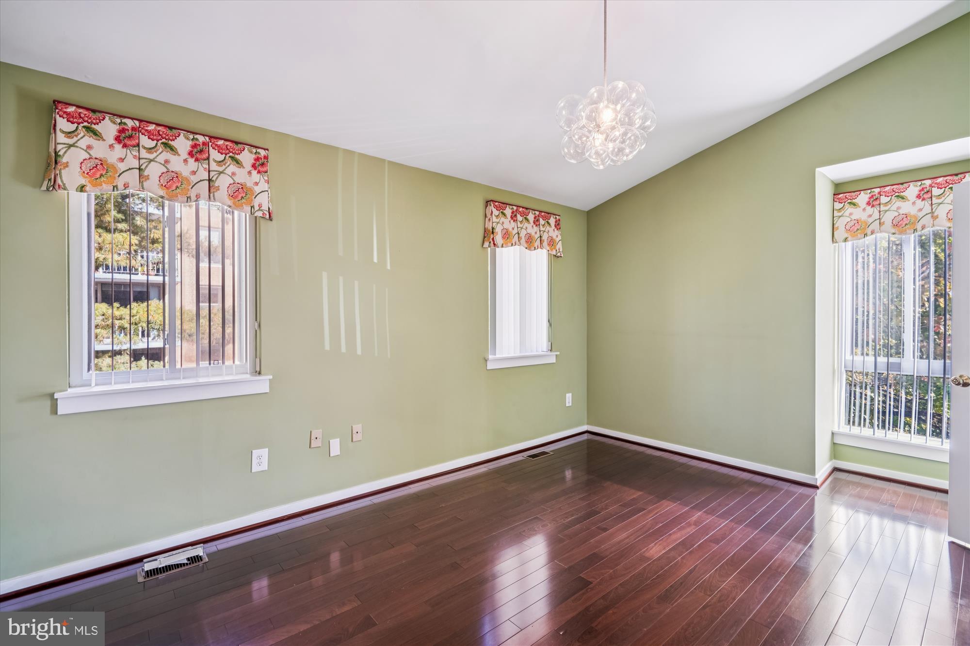 CITY COMMONS - Residential Lease