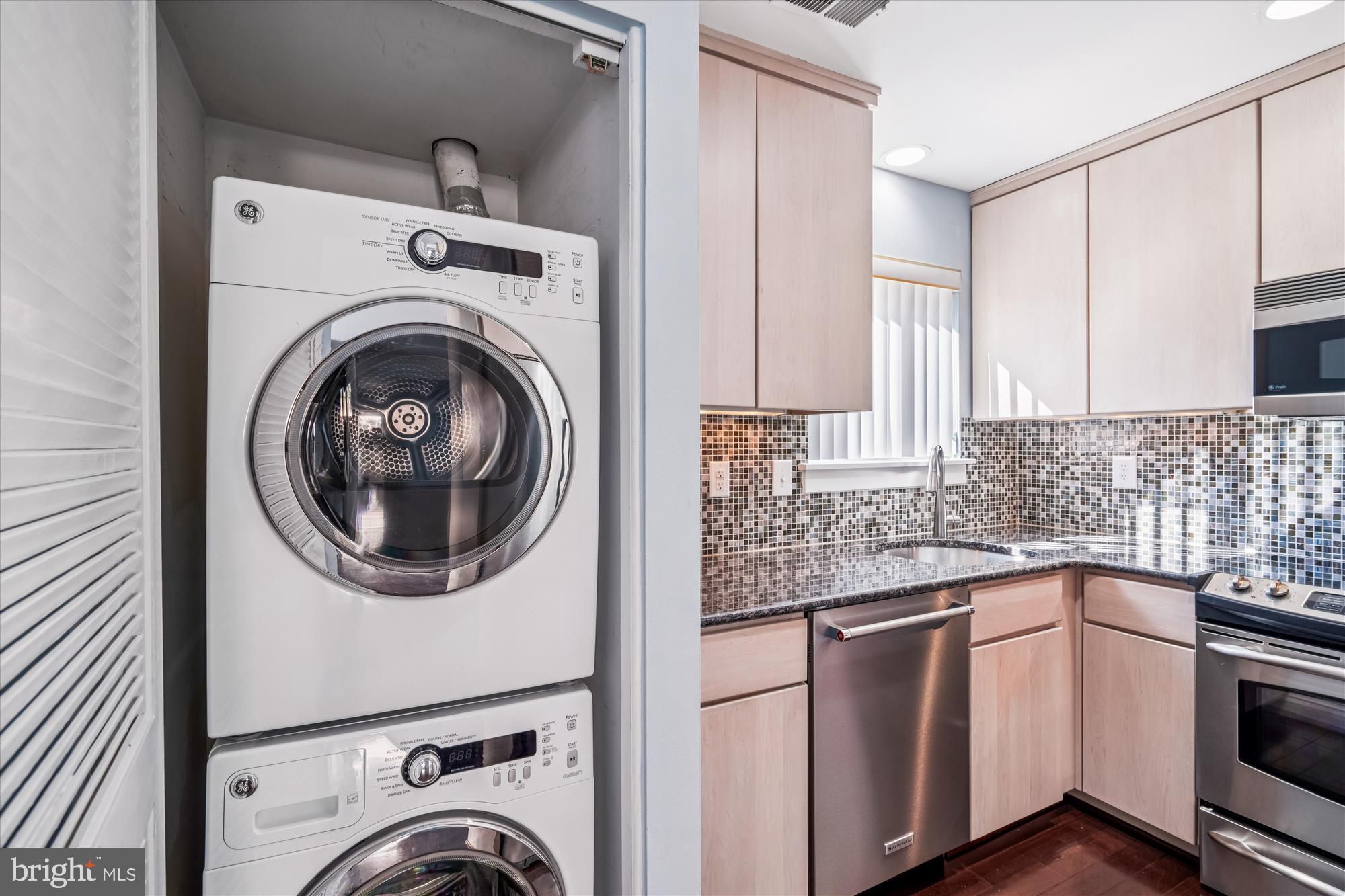 CITY COMMONS - Residential Lease