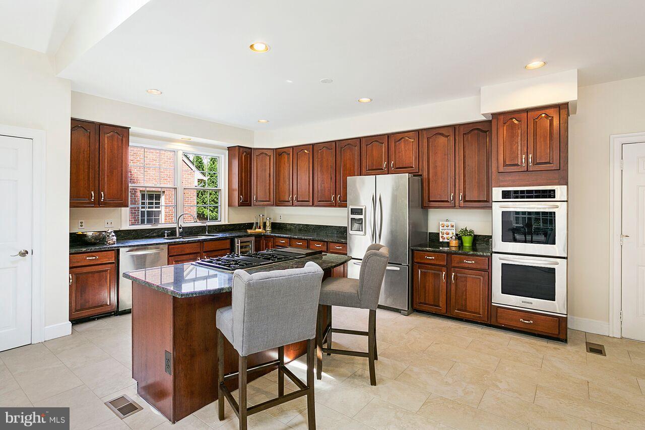 WINDY HILL - Residential