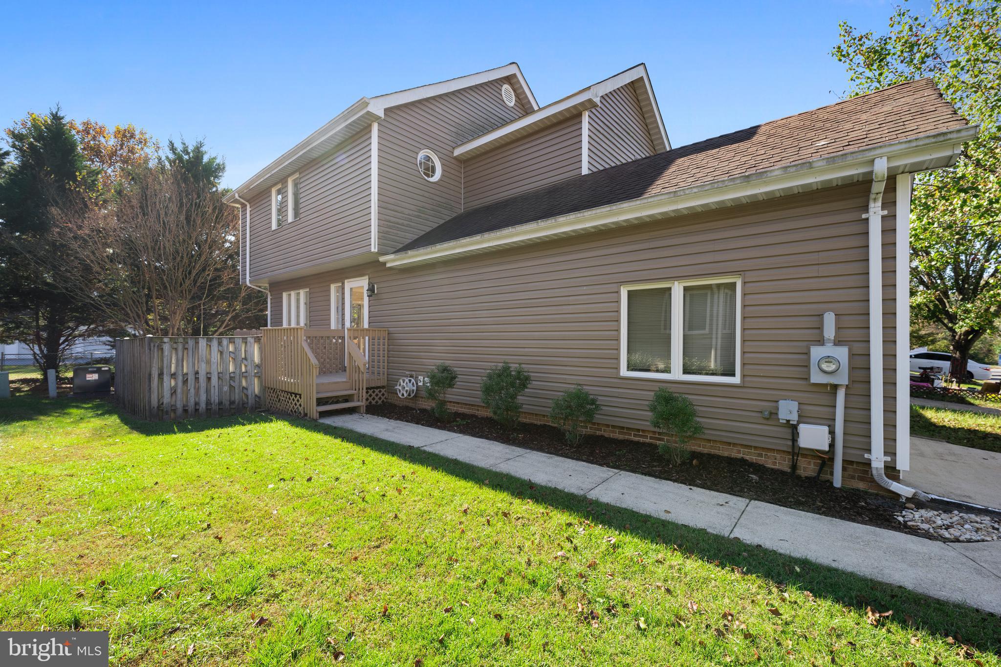 LONGFIELDS VILLAGE - Residential