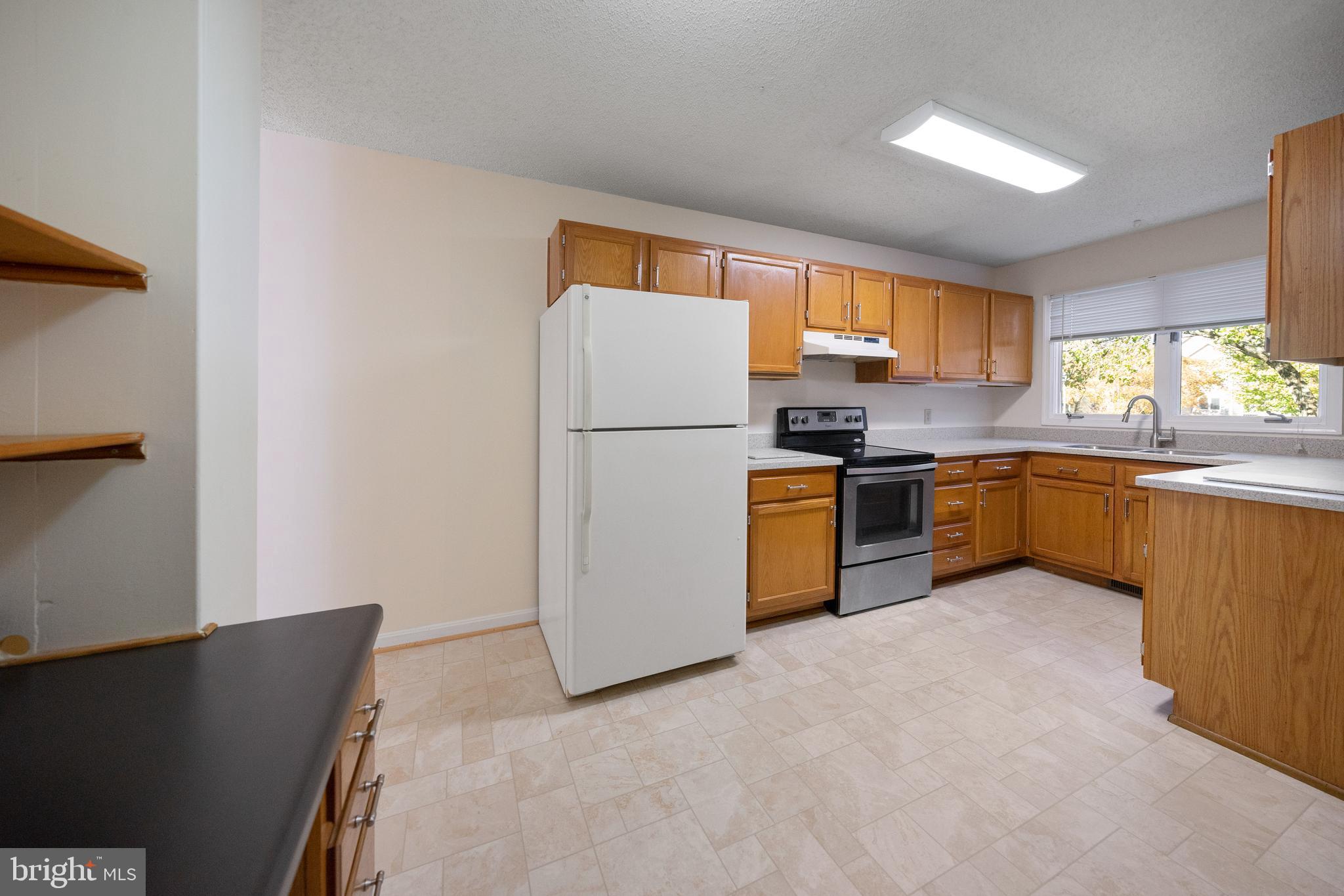 LONGFIELDS VILLAGE - Residential