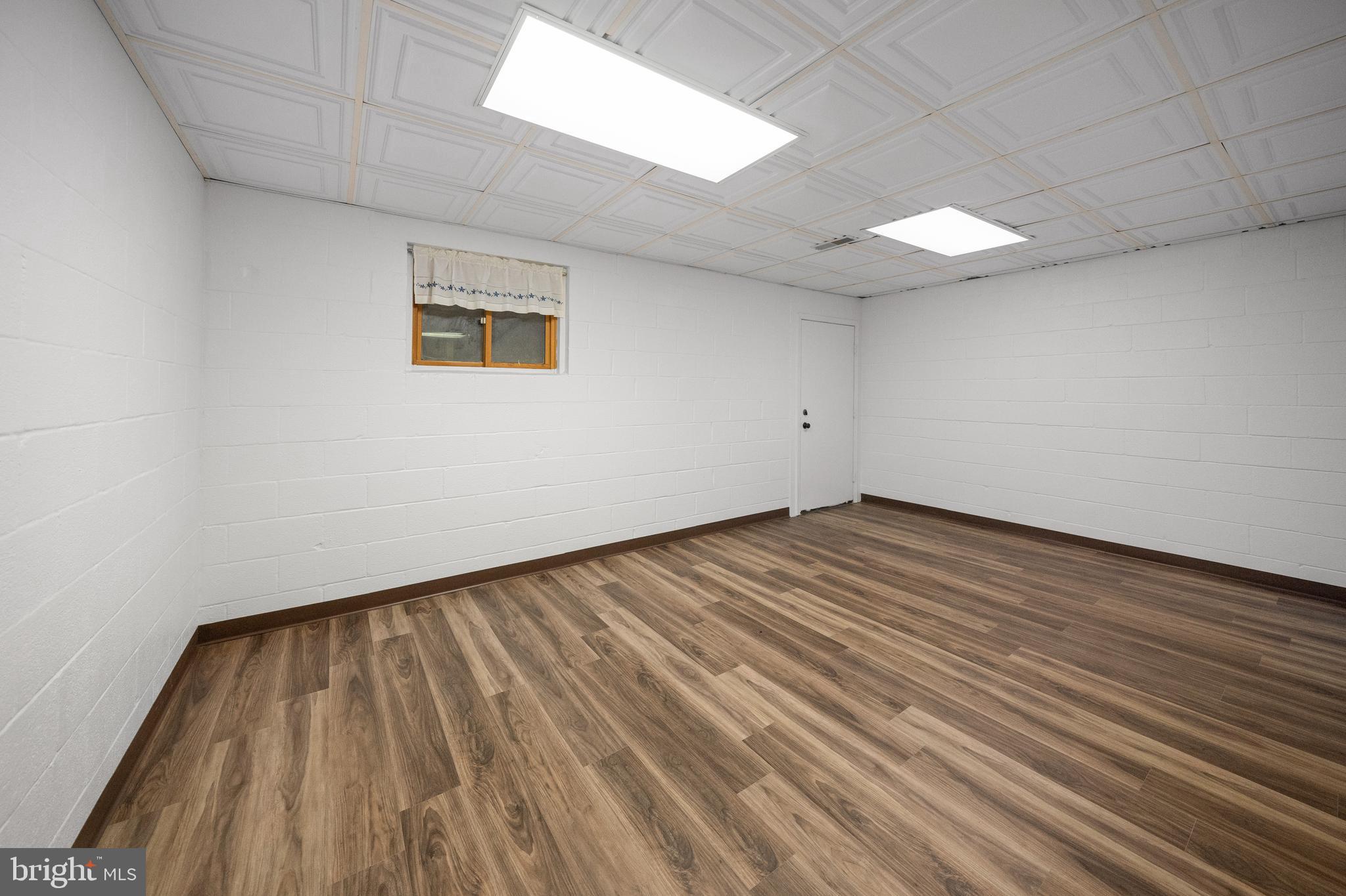 LONGFIELDS VILLAGE - Residential