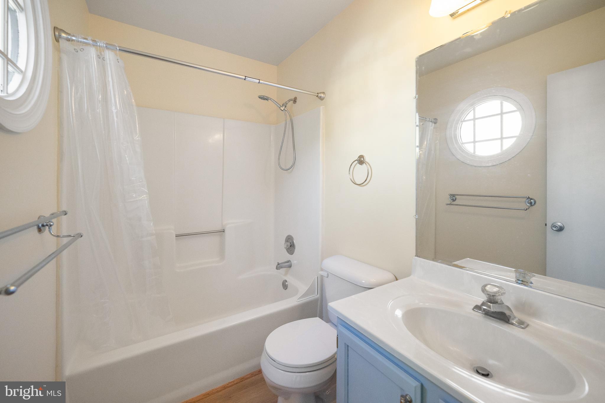 LONGFIELDS VILLAGE - Residential