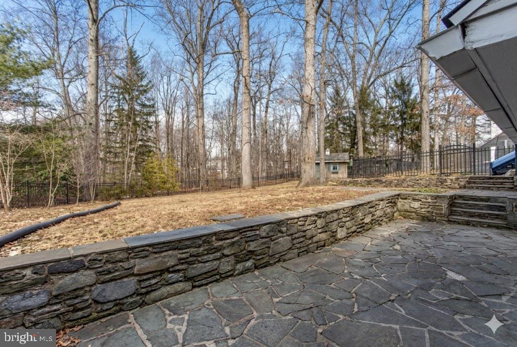 BLYTHEWOOD - Residential