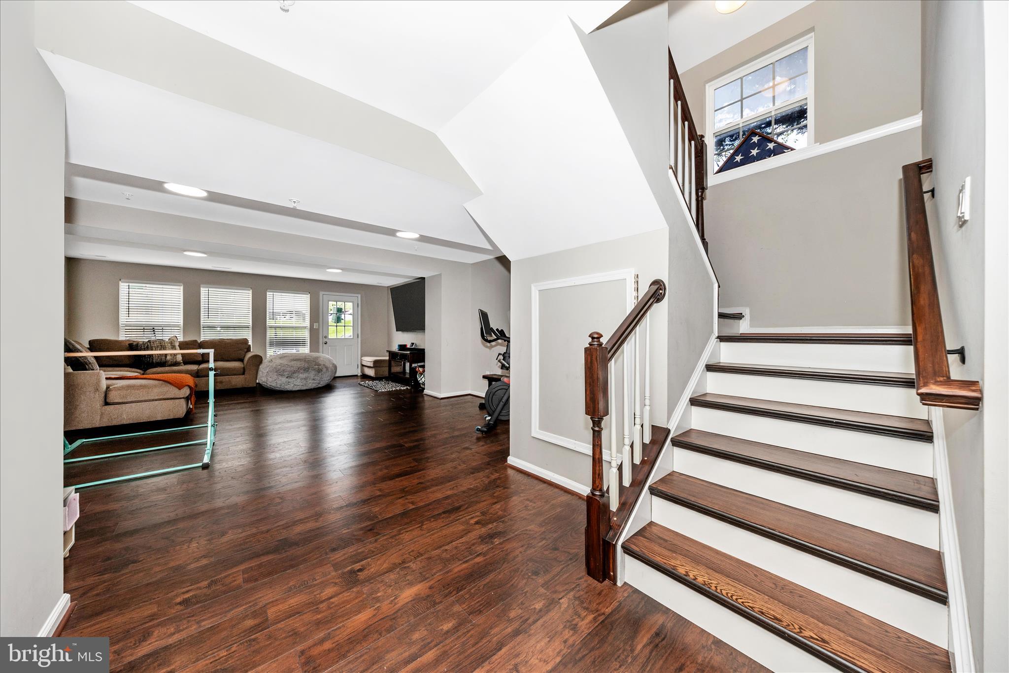 WELLINGTON TRACE - Residential