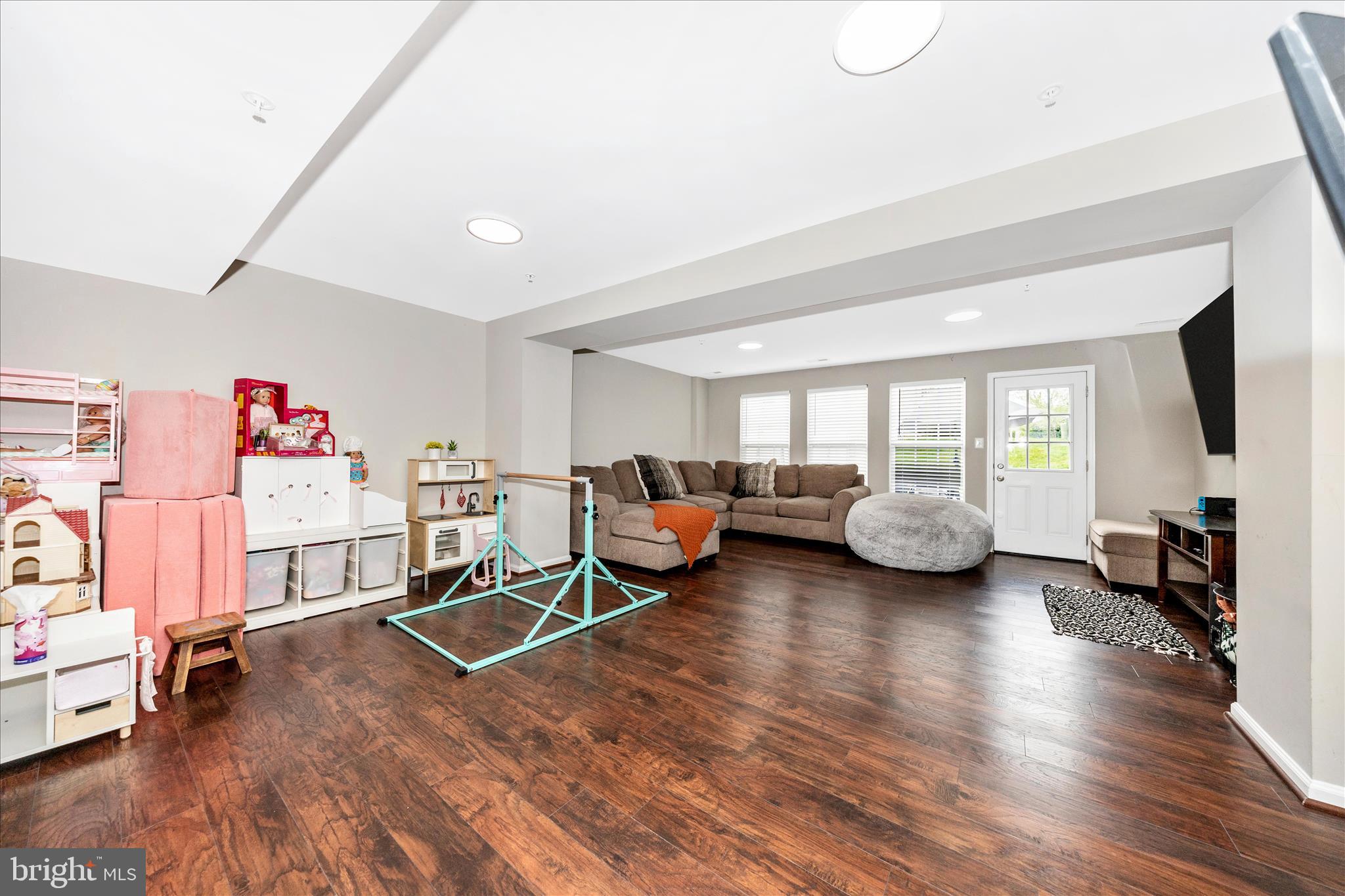 WELLINGTON TRACE - Residential