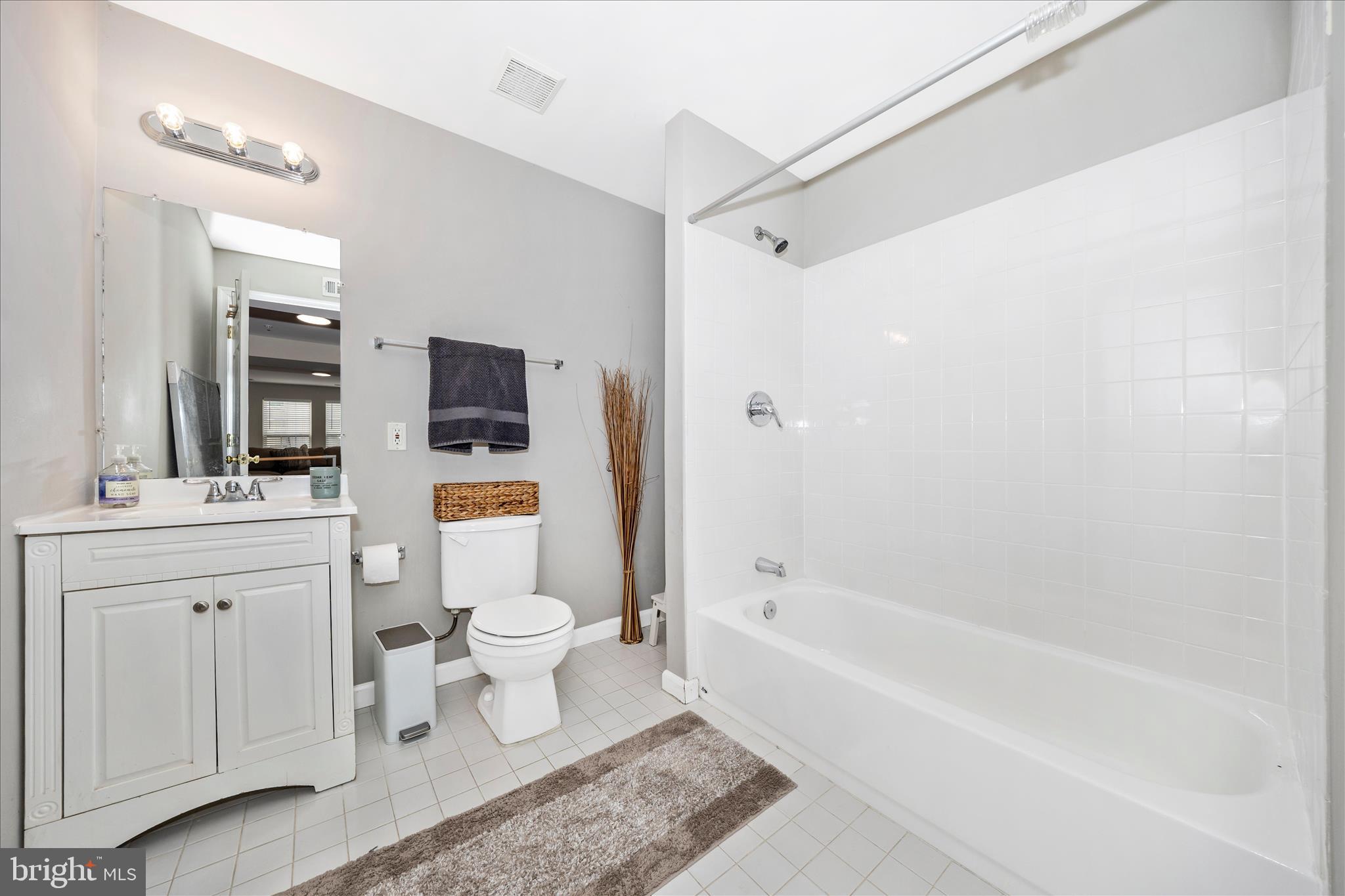 WELLINGTON TRACE - Residential