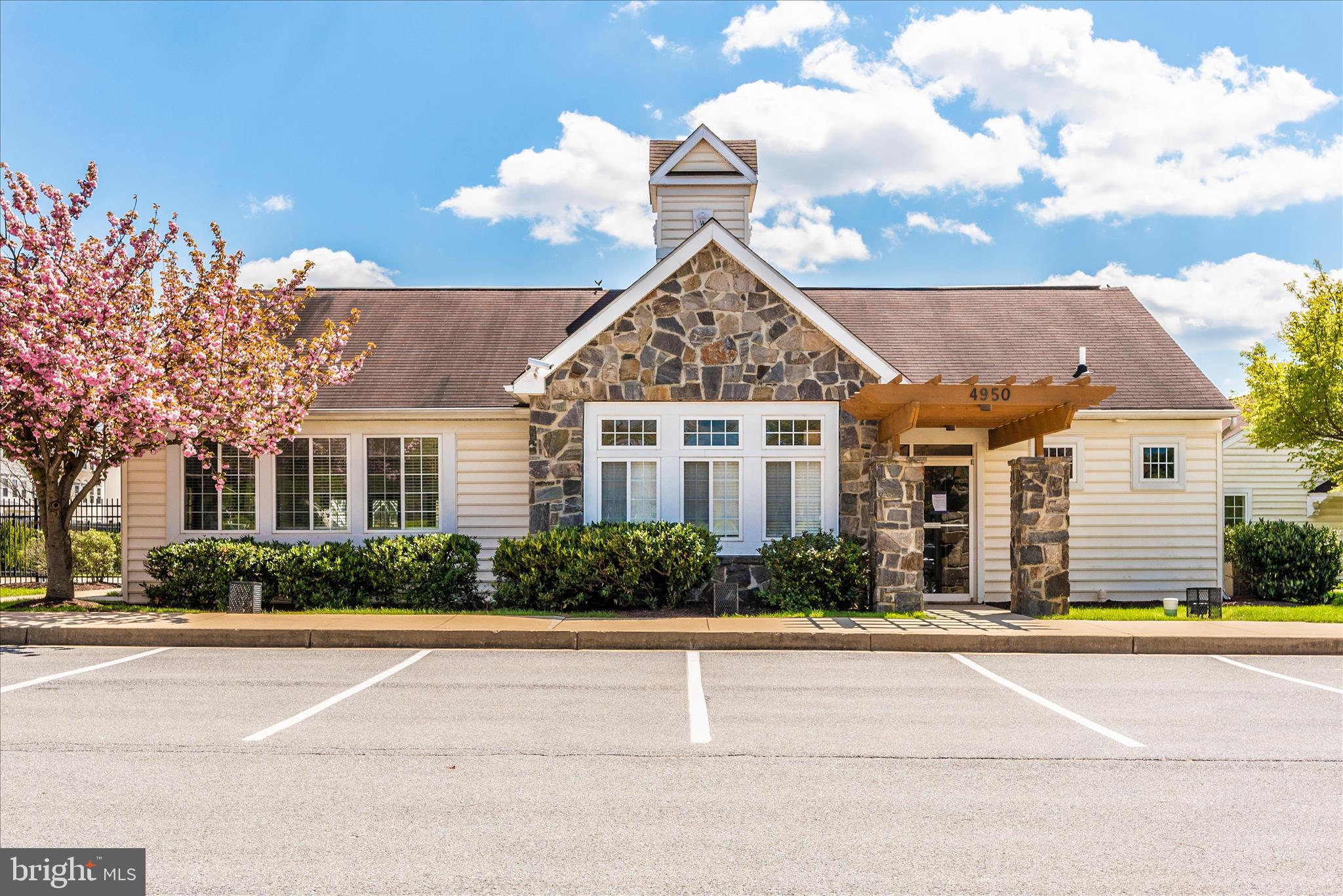 WELLINGTON TRACE - Residential