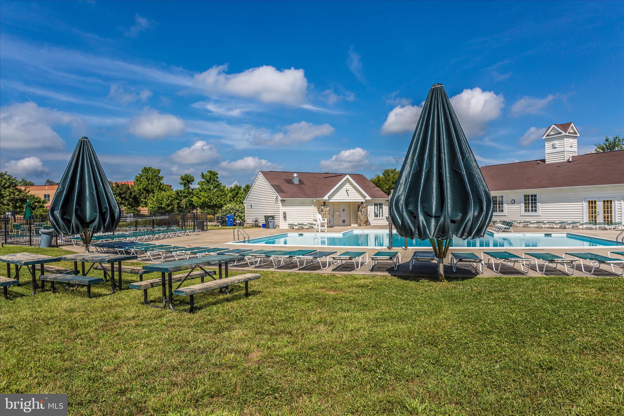 WELLINGTON TRACE - Residential