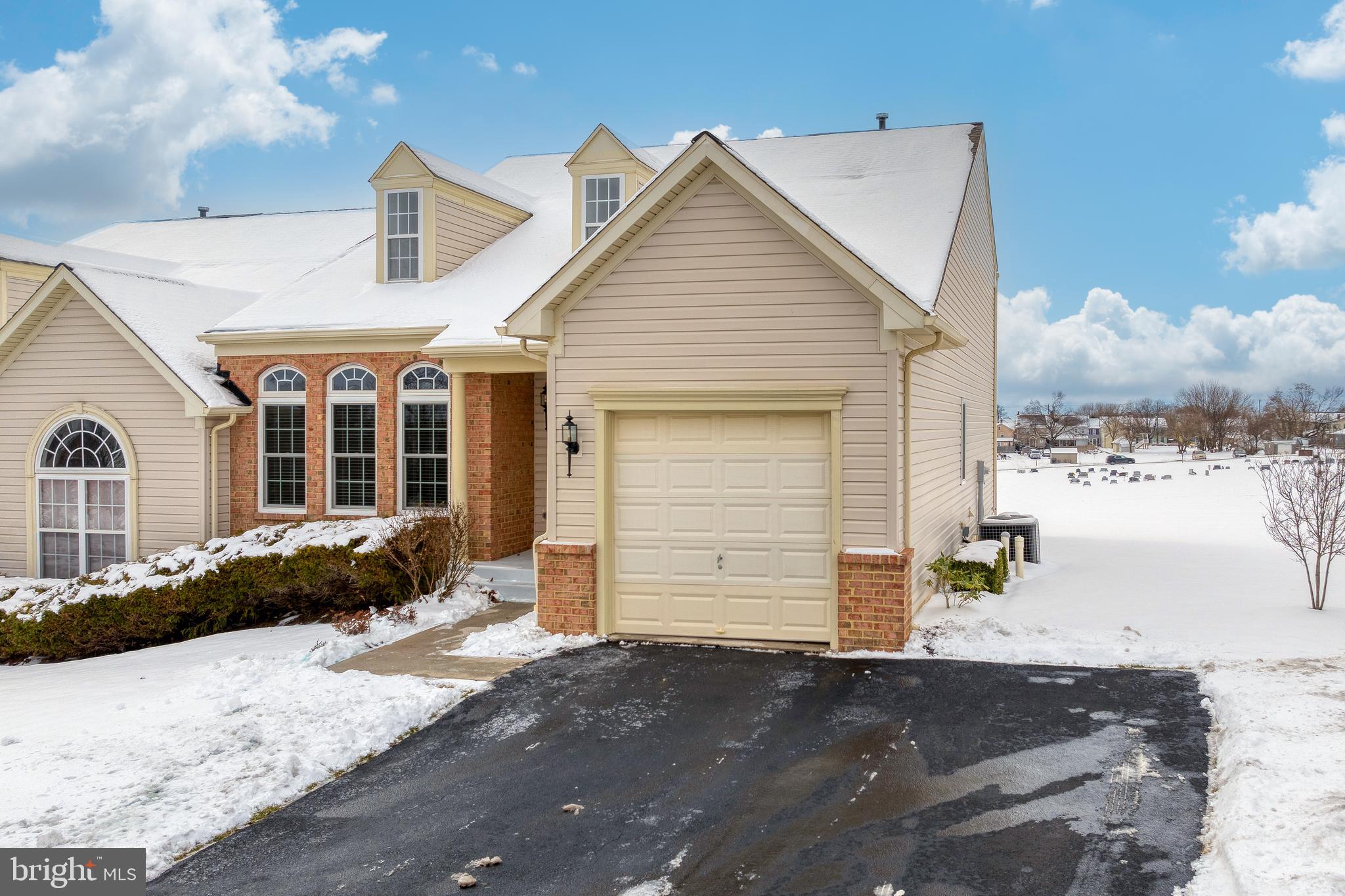 VILLAS AT SHREWSBURY - Residential