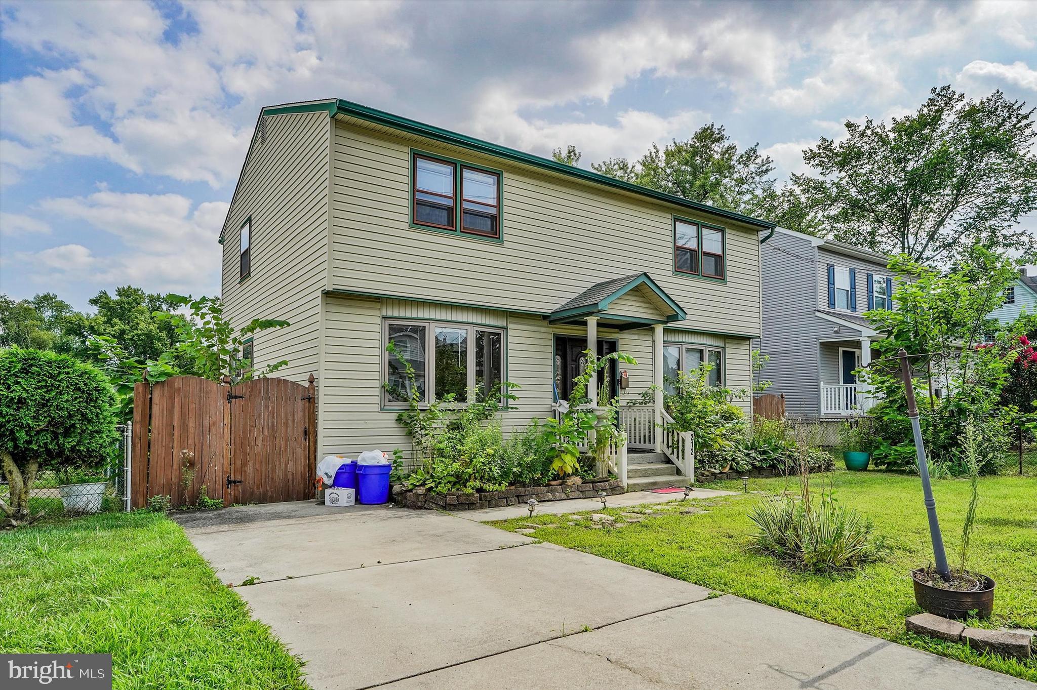 212 E LAFAYETTE AVENUE