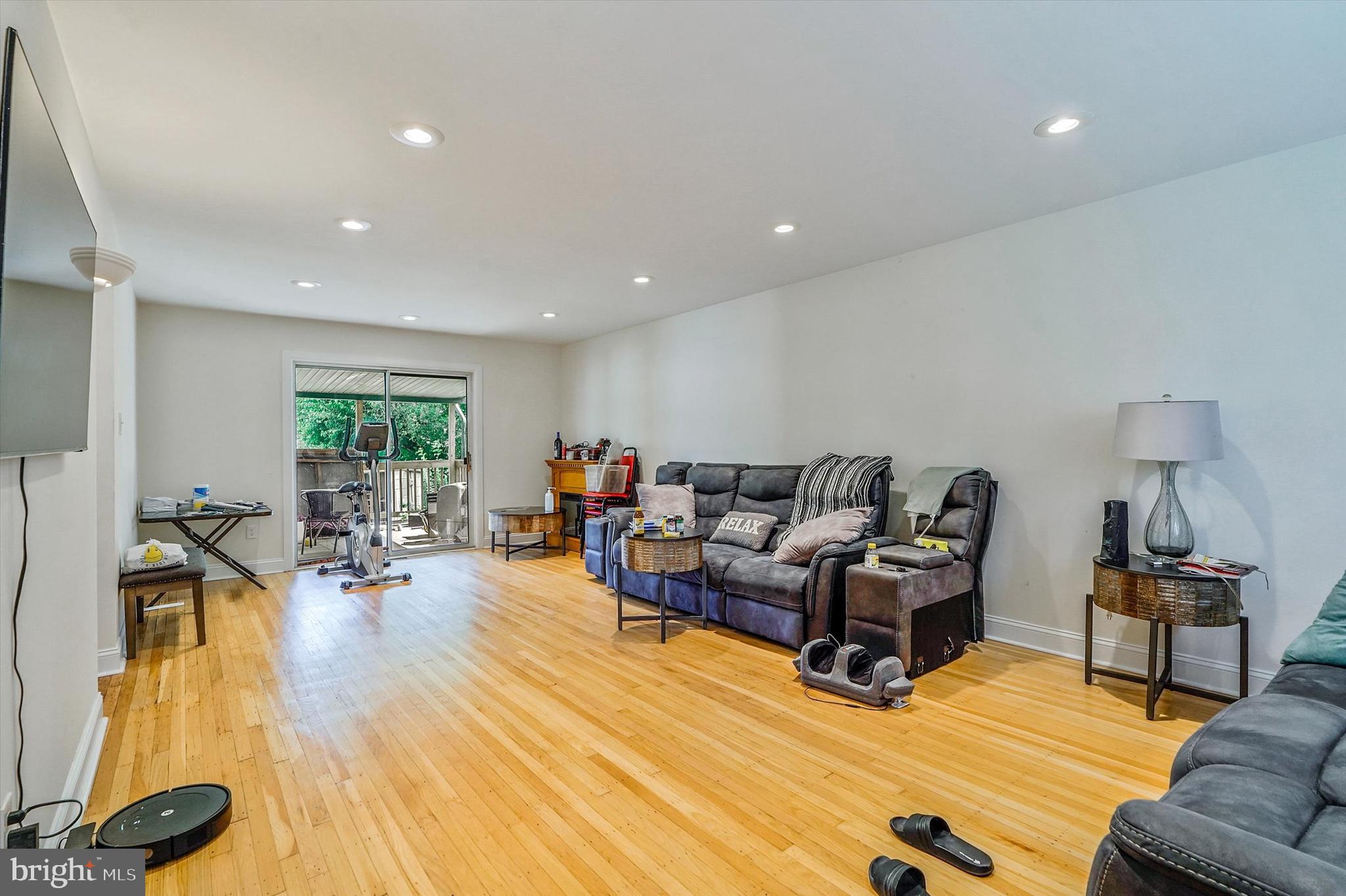 212 E LAFAYETTE AVENUE