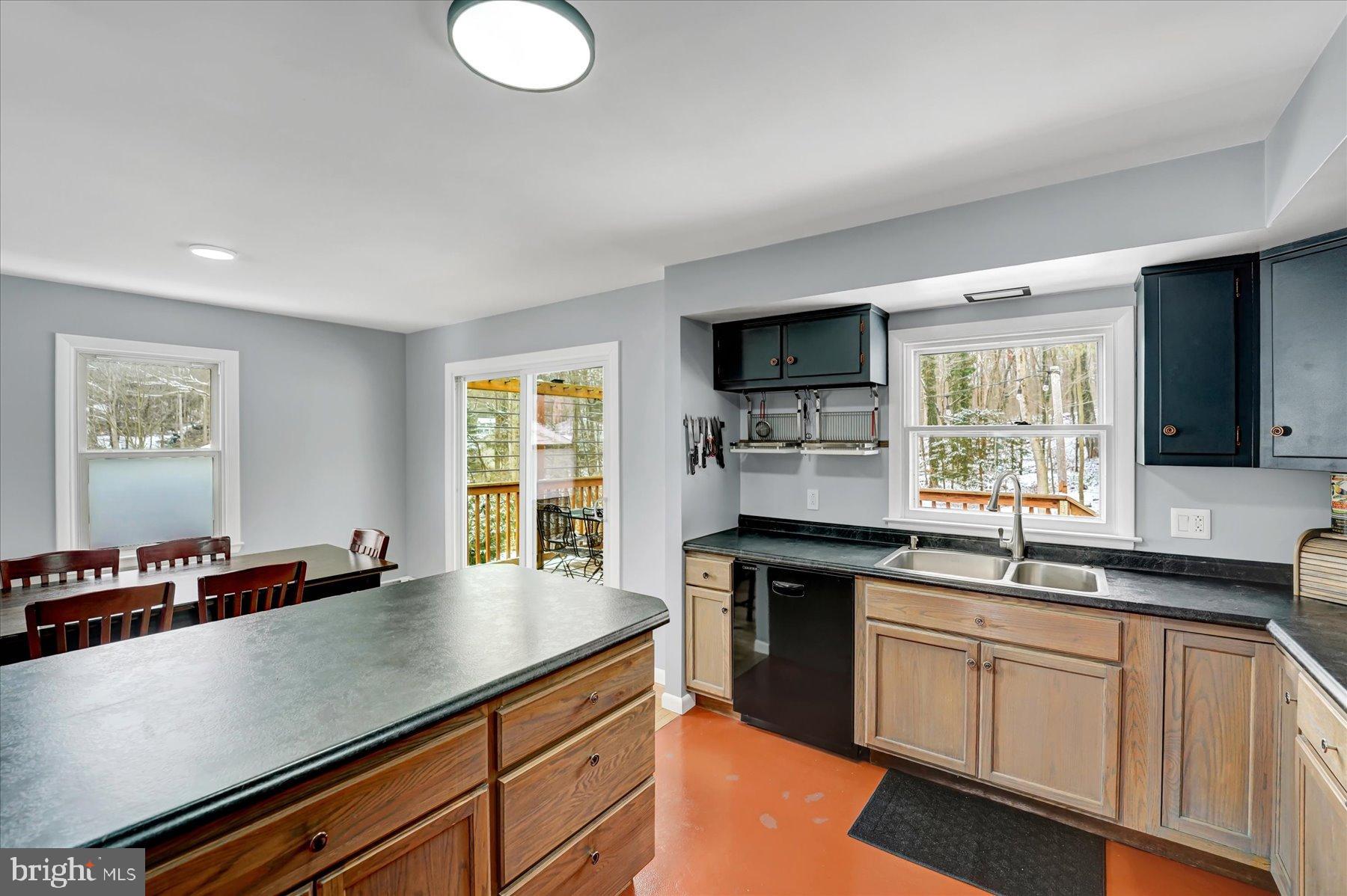 PARK FOREST VILLAGE - Residential