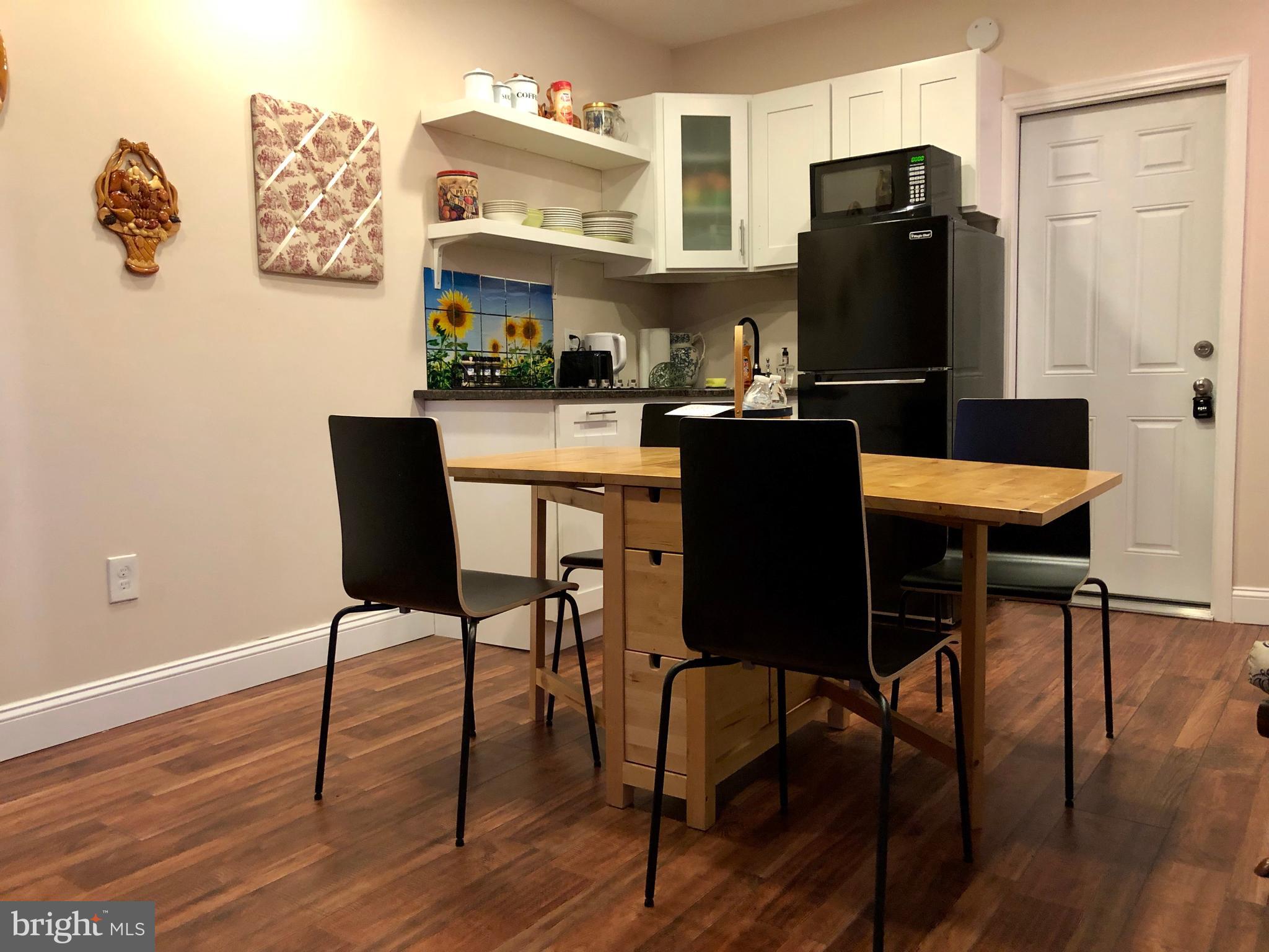 QUEEN VILLAGE - Residential Lease