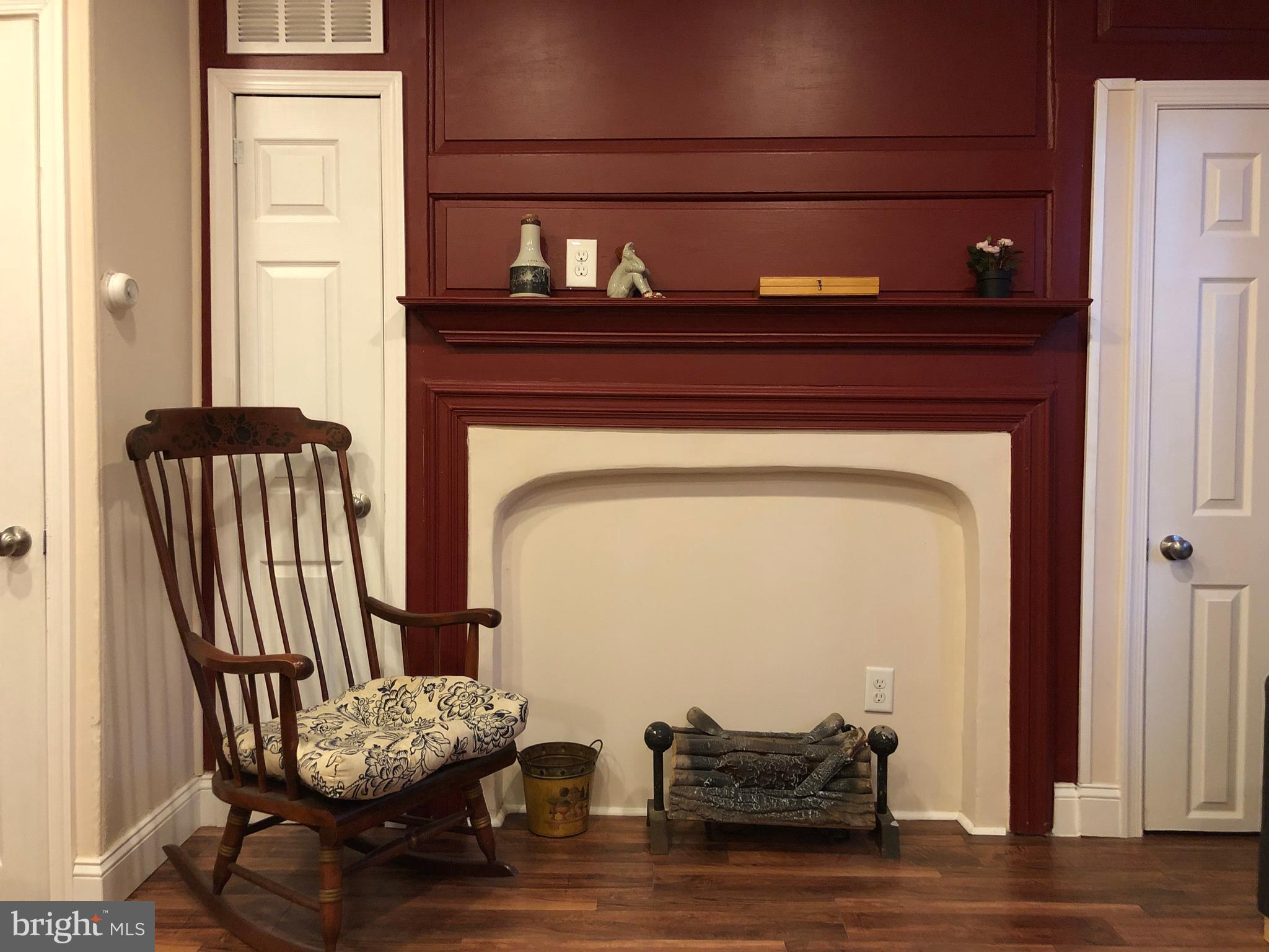 QUEEN VILLAGE - Residential Lease