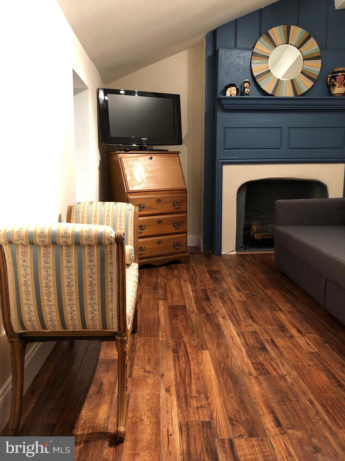 QUEEN VILLAGE - Residential Lease