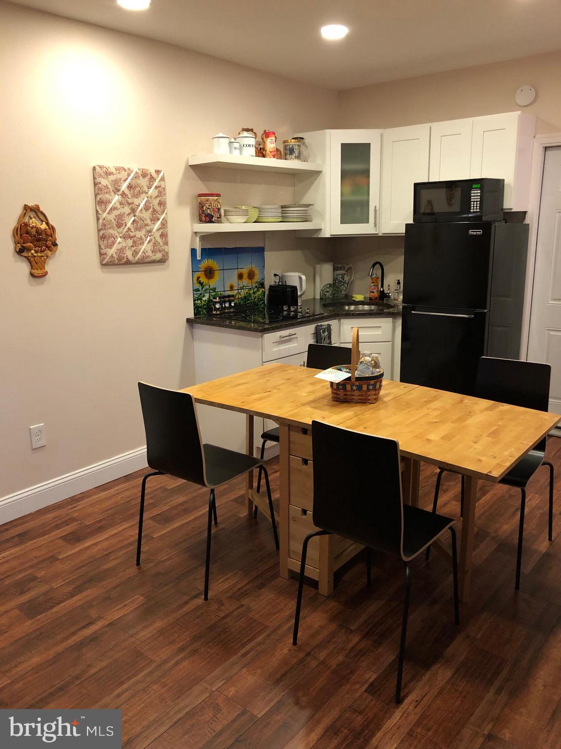 QUEEN VILLAGE - Residential Lease