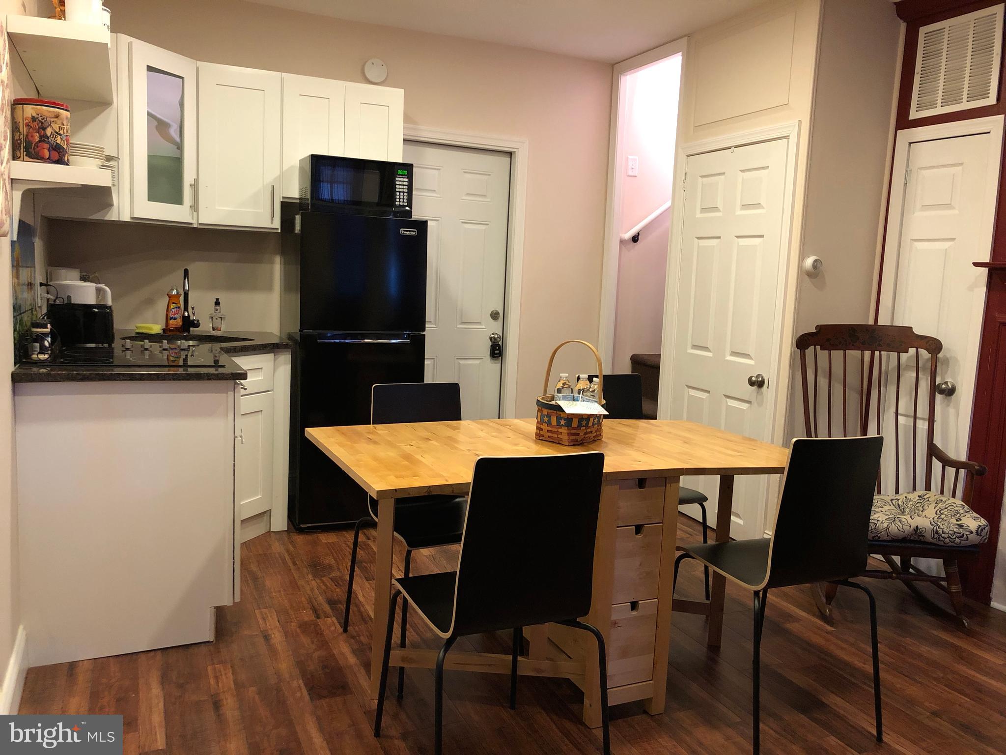 QUEEN VILLAGE - Residential Lease